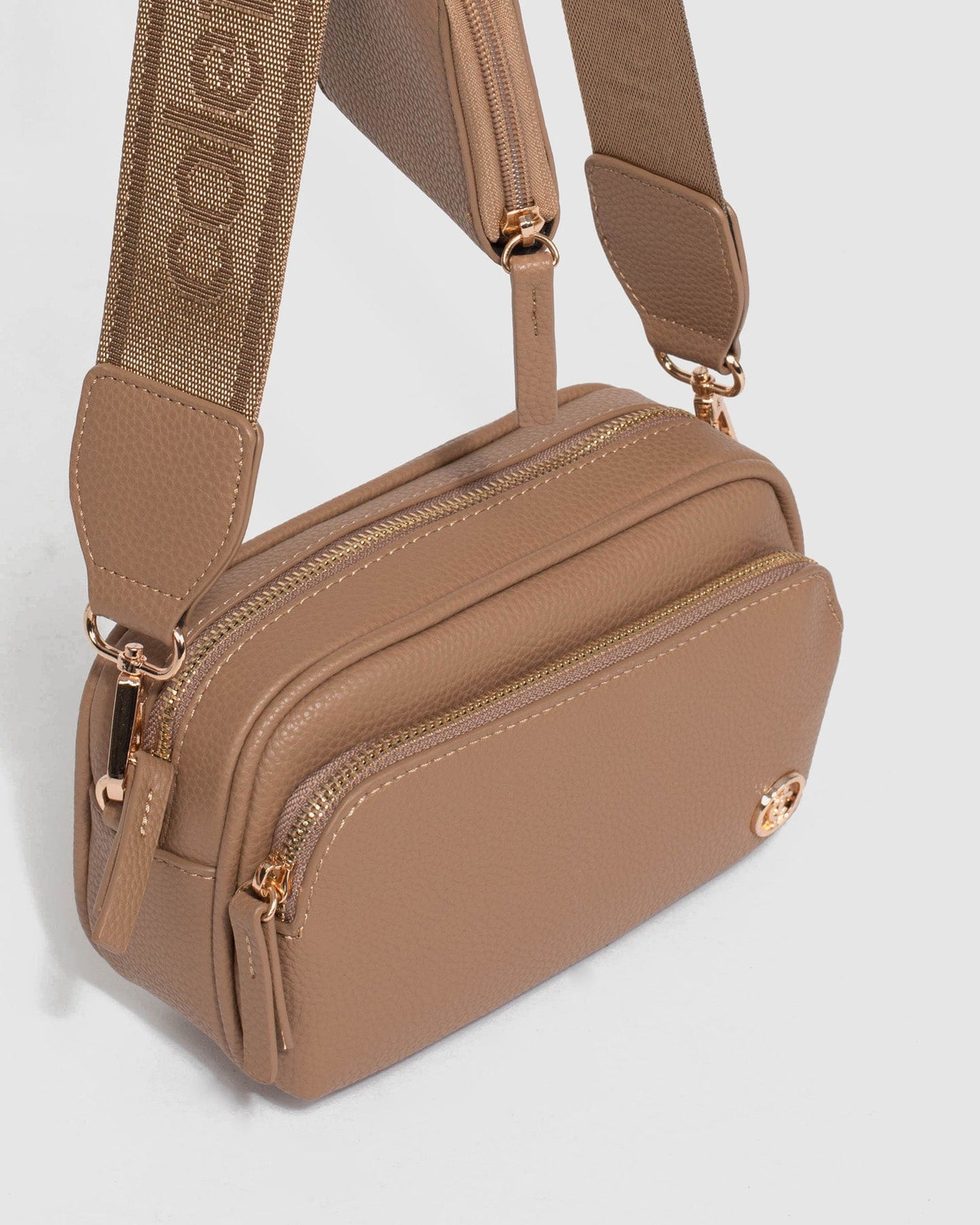 Colette by Colette Hayman Amalia Crossbody Bag (Natural)