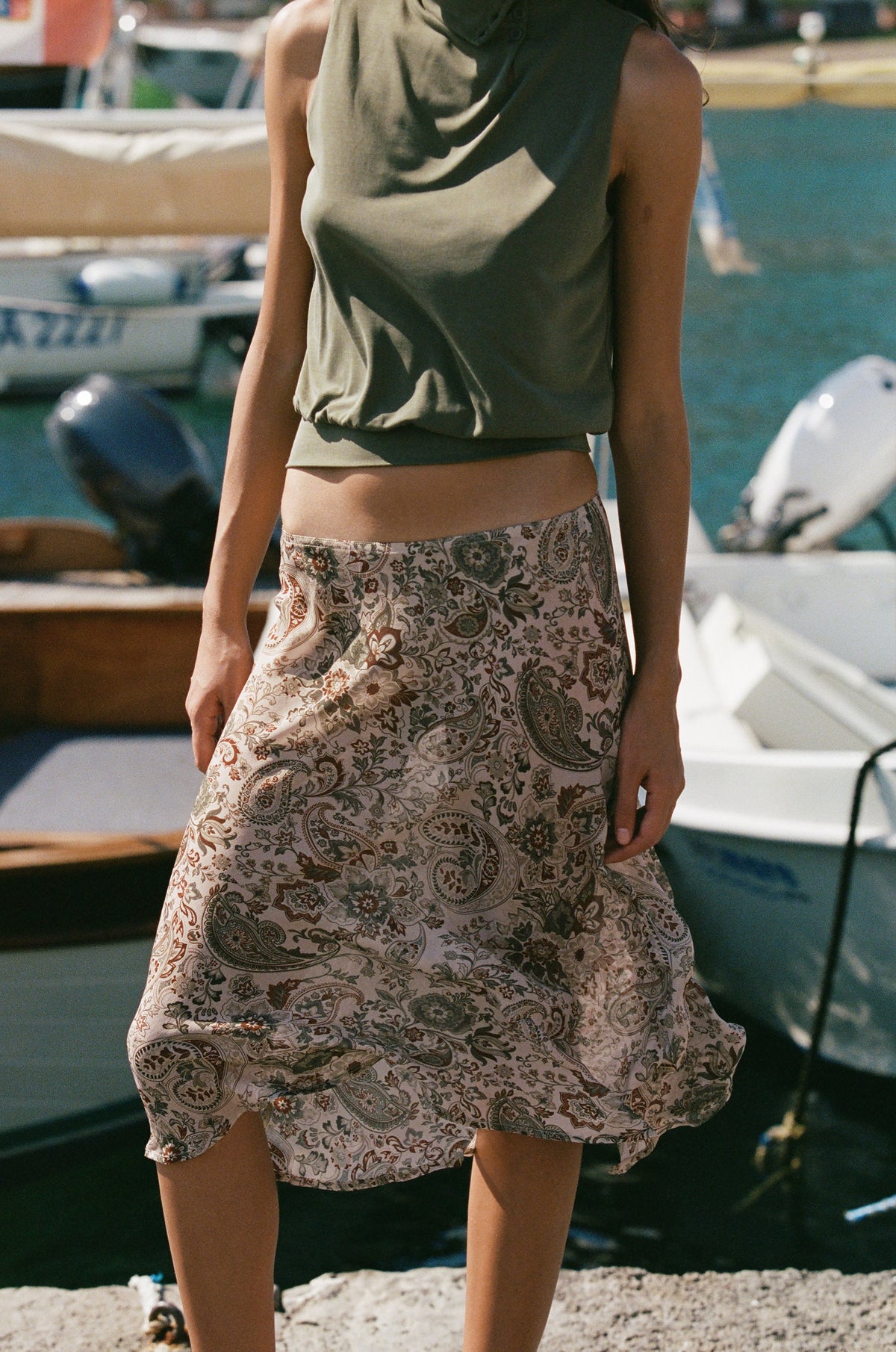With Jéan Olea Skirt (Stone Paisley)