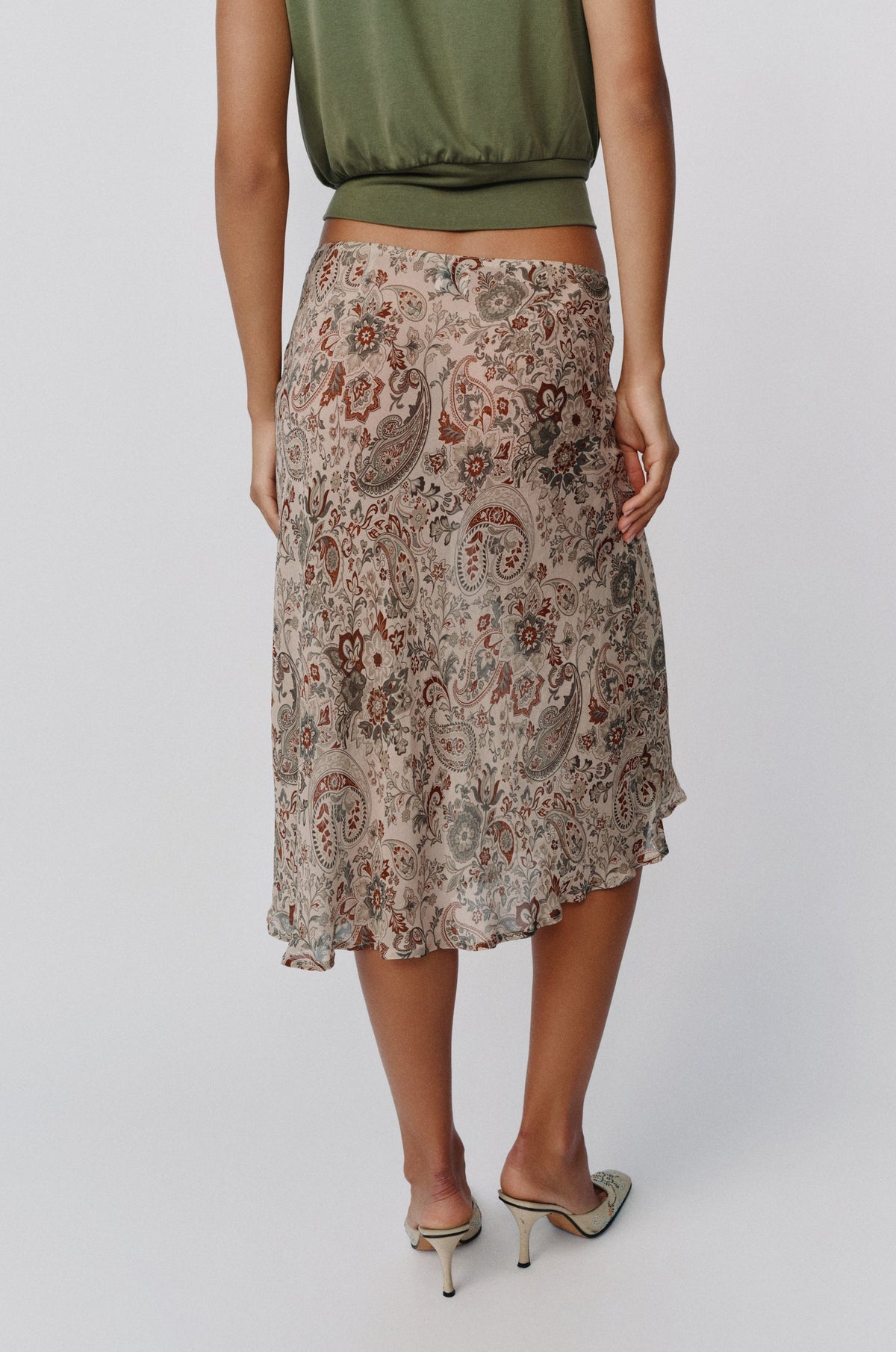 With Jéan Olea Skirt (Stone Paisley)