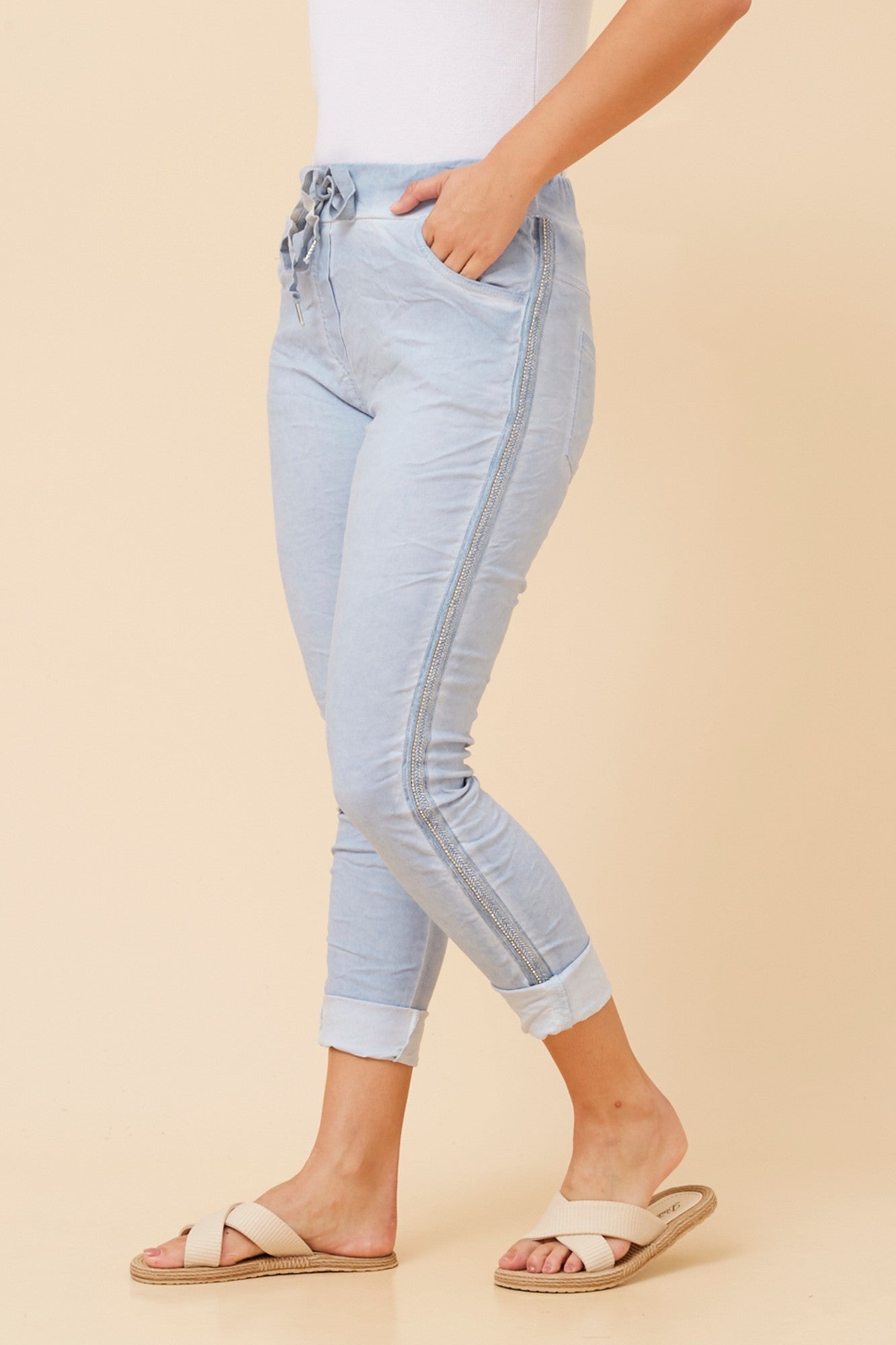 ZANJA DIAMANTE DETAIL JOGGER PANTS (Beige)