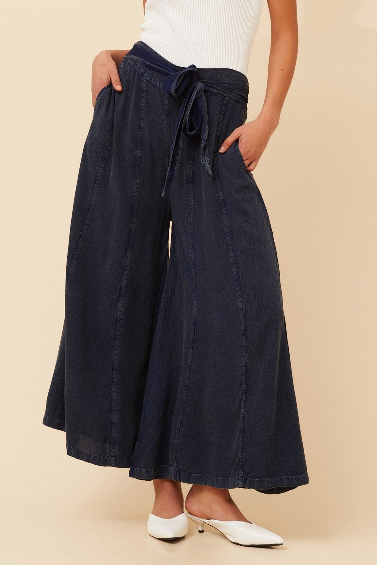ANETTA FLARE LEG PANTS (Dark Denim)