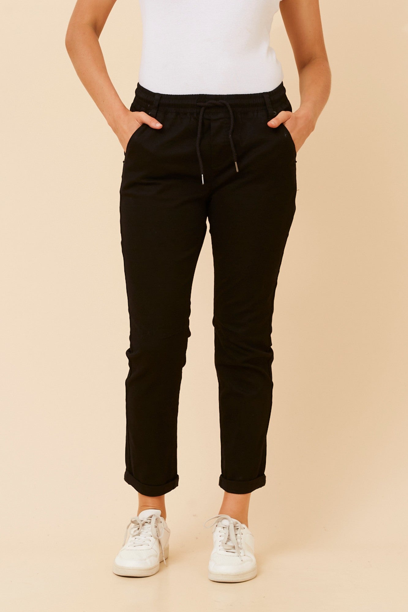 RAYNA SOLID JOGGER PANTS (Black)