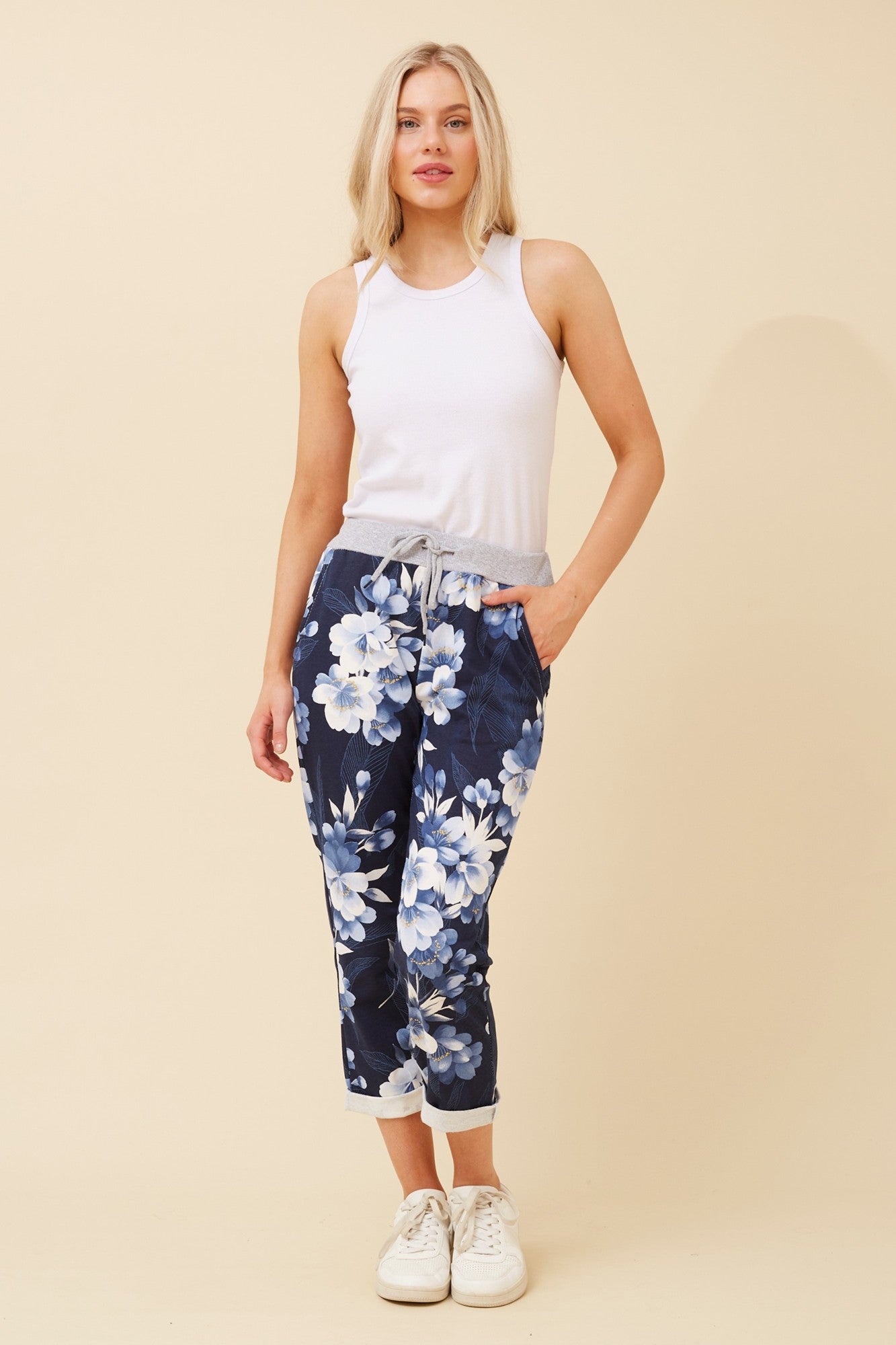GINNA FLORAL JOGGER PANTS (Navy)