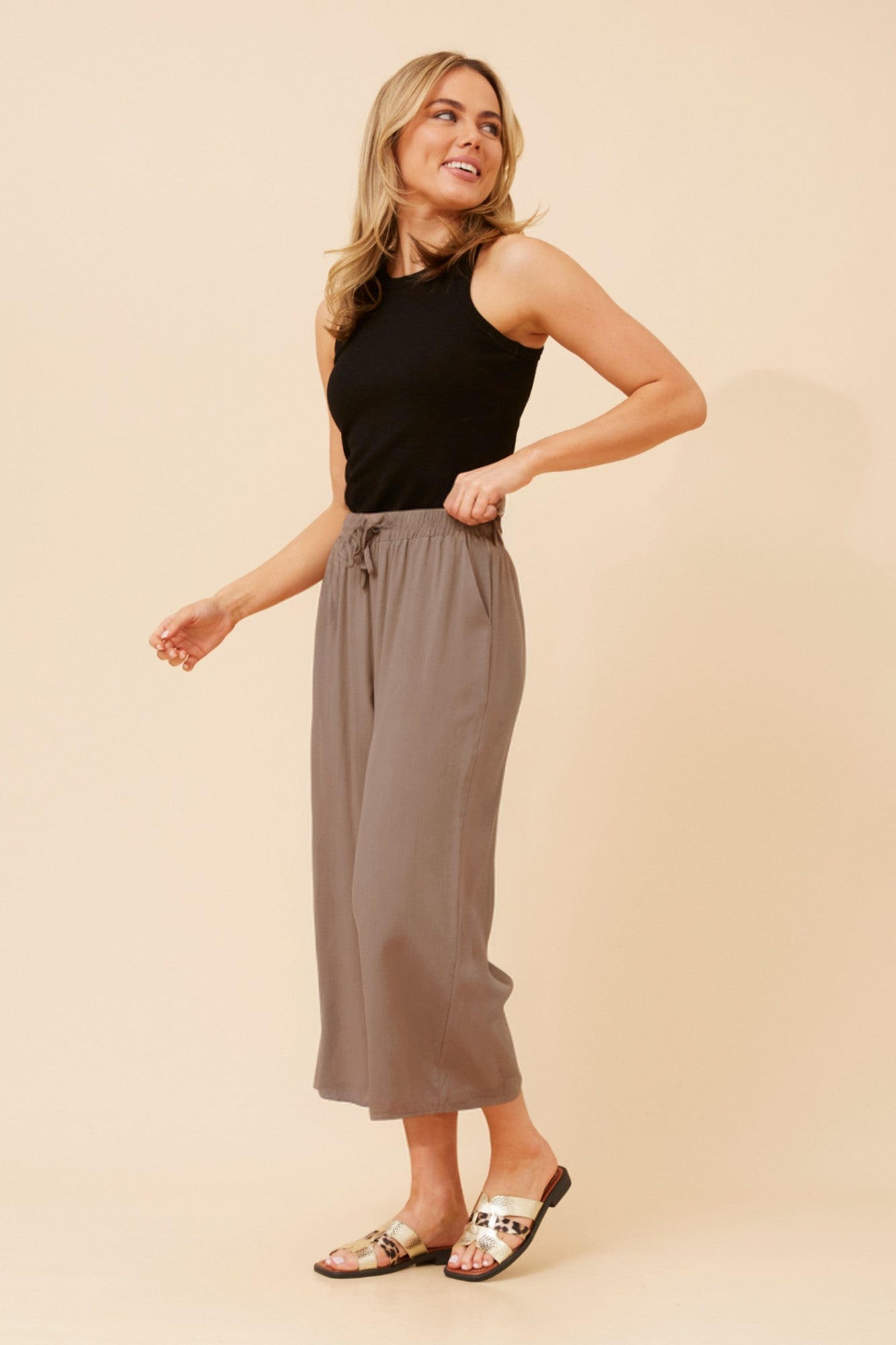 SUZE SOLID CULOTTE PANTS (Black)