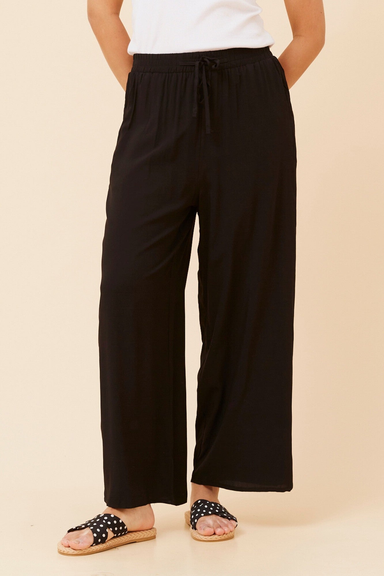 SUZZEL SOLID WIDE LEG PANTS (Black)