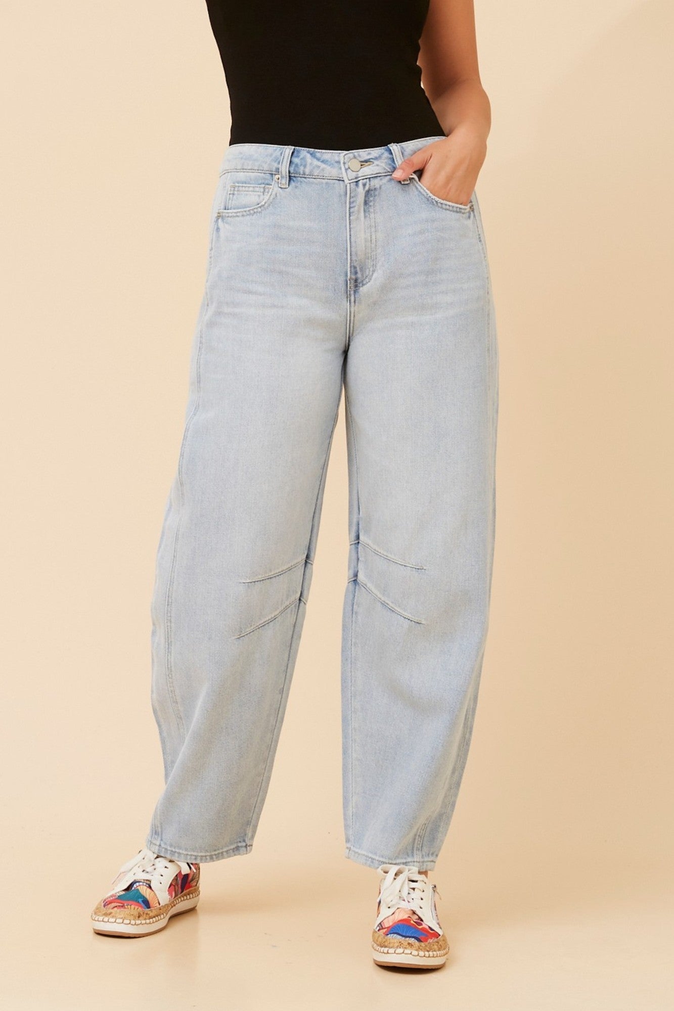 JAMARNI DENIM PANTS (Light Denim)
