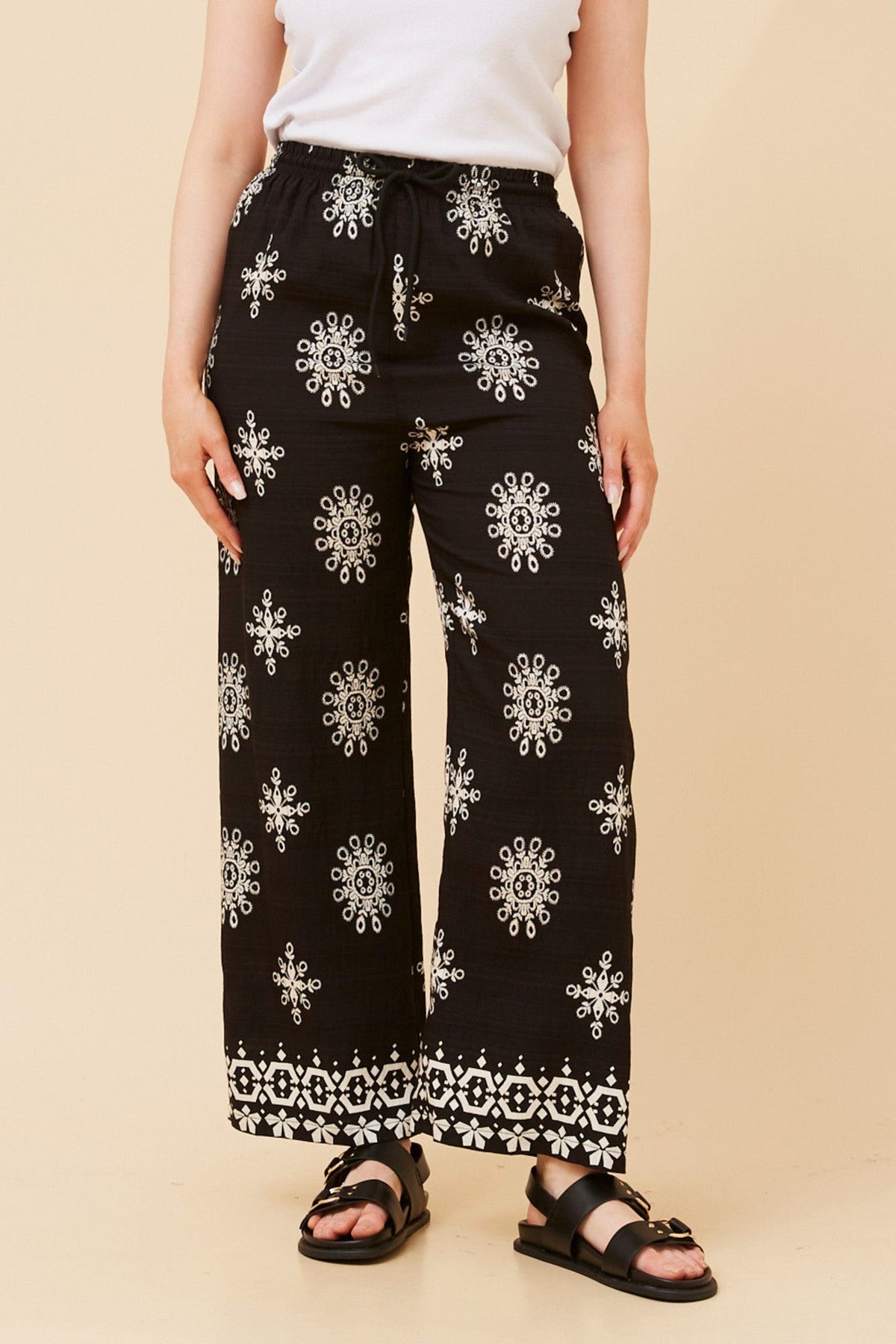 KARSYN EMBROIDERY PRINT PANTS (Black)