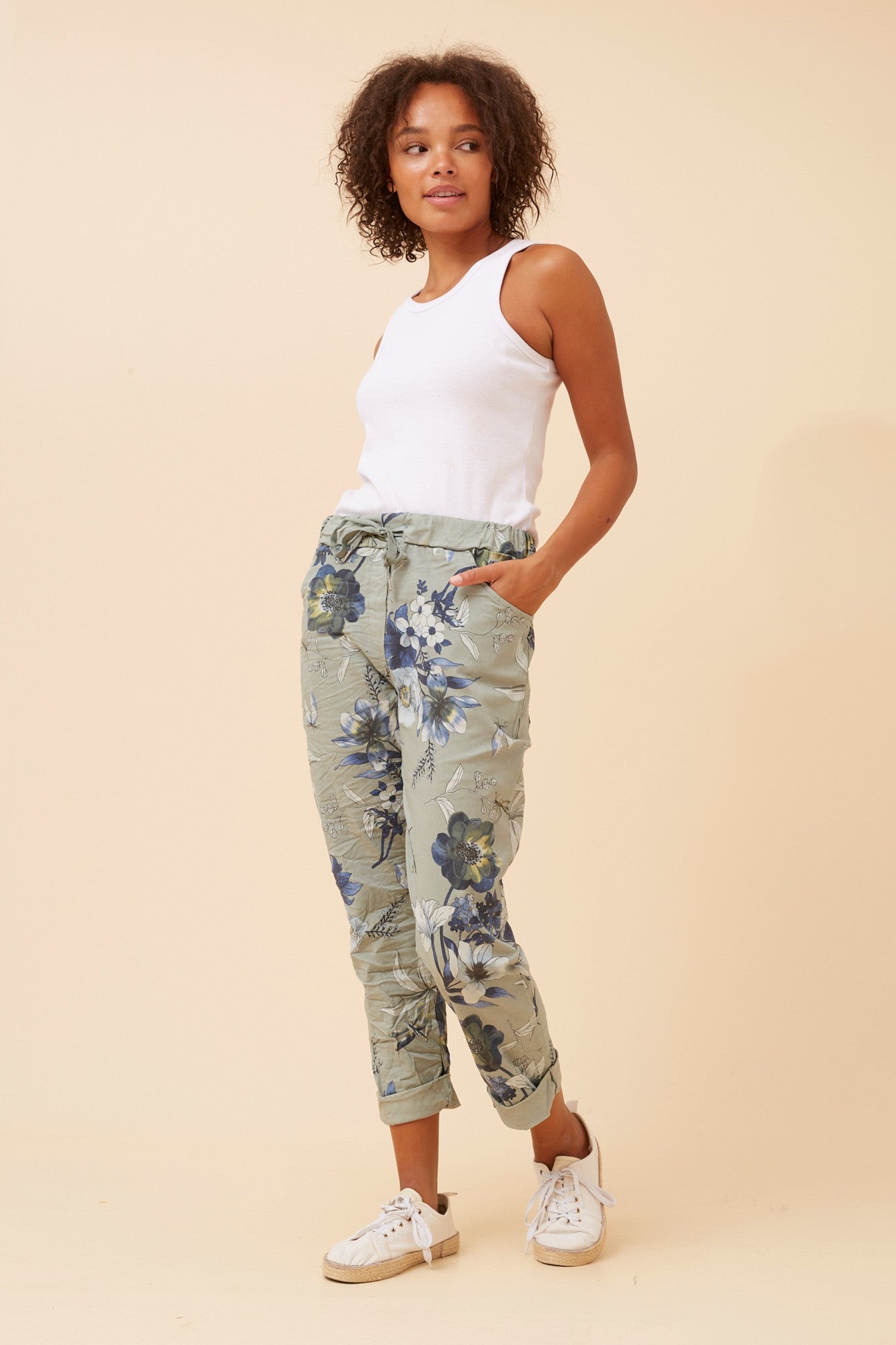 JANJA FLORAL JOGGER PANTS (Sage)