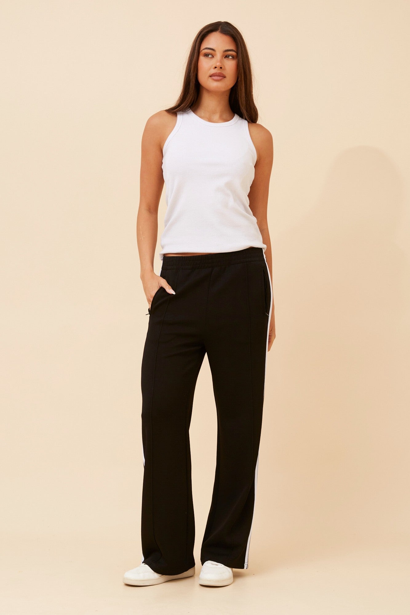ORTENSA SIDE STRIPE PANTS (Black)