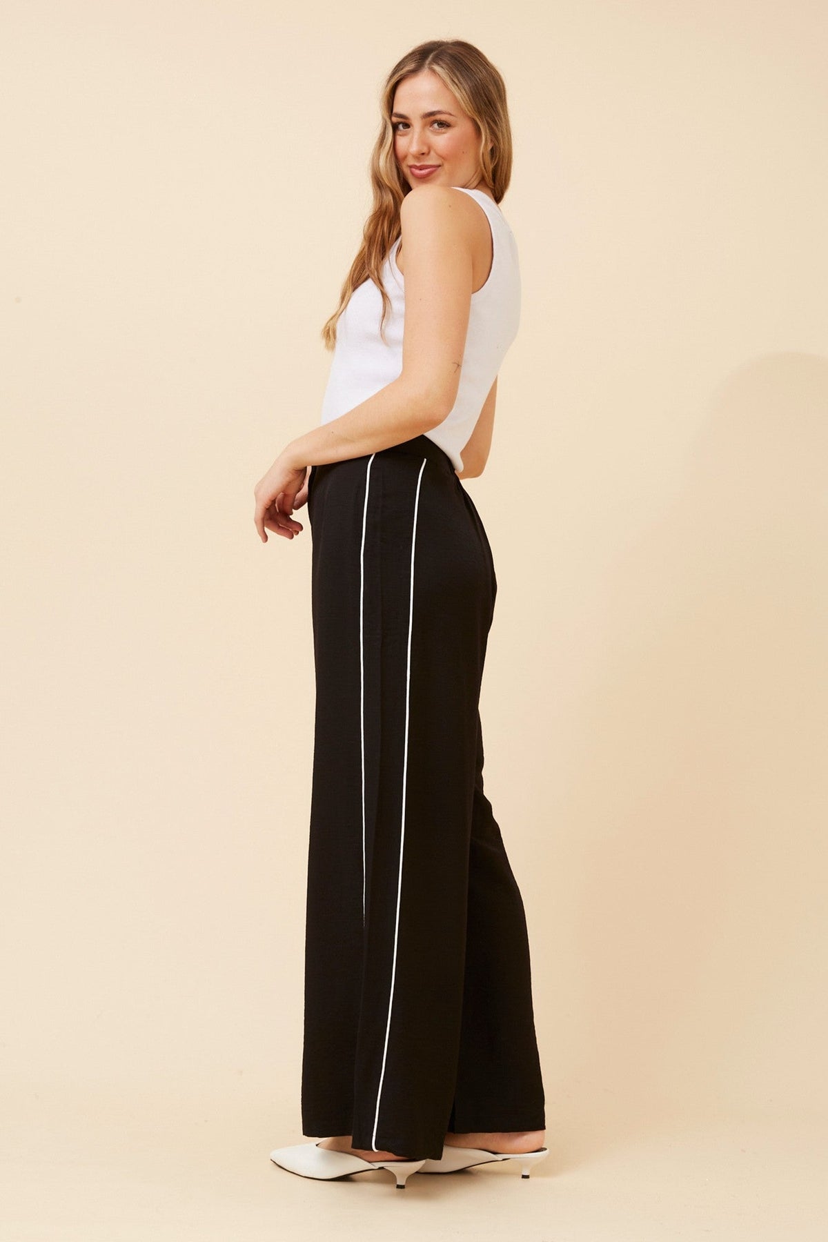 MIRIELLE SOLID WIDE LEG PANTS (Black)