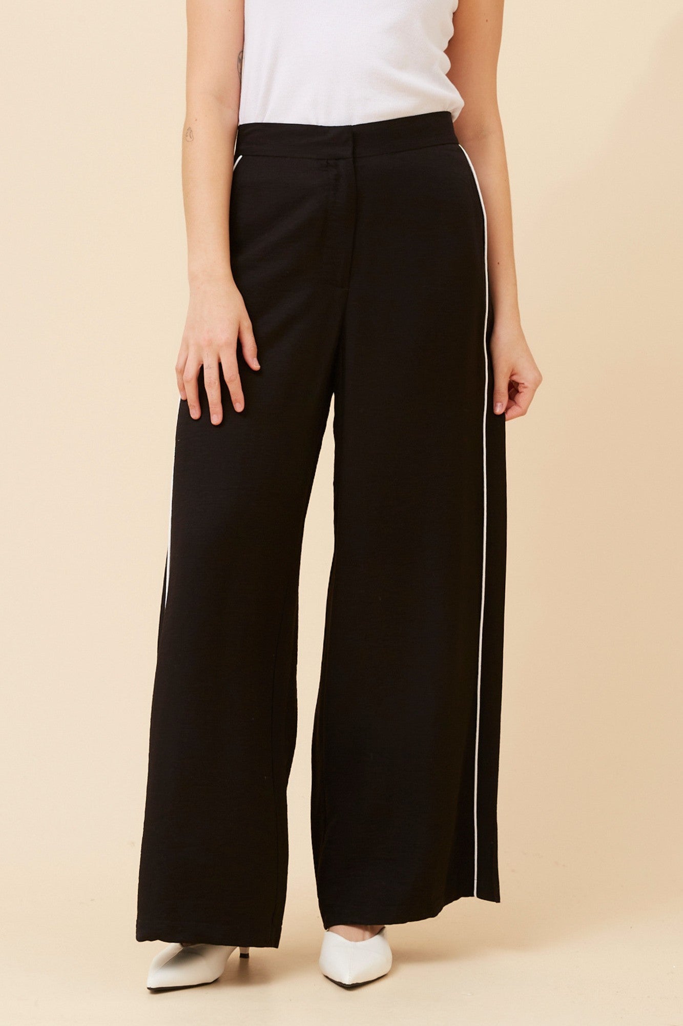 MIRIELLE SOLID WIDE LEG PANTS (Black)