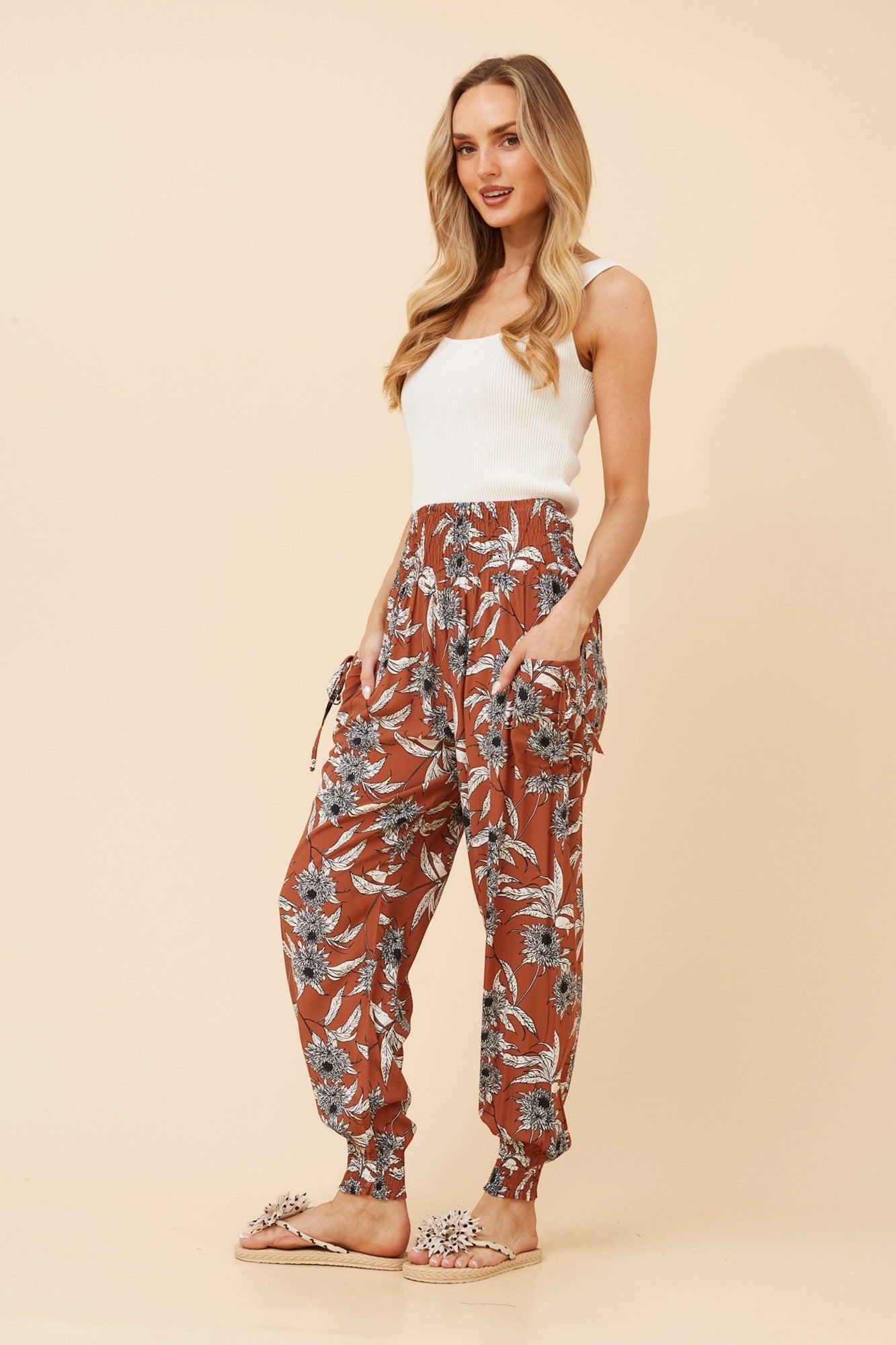 HAREM FLORAL PANTS (Rust)