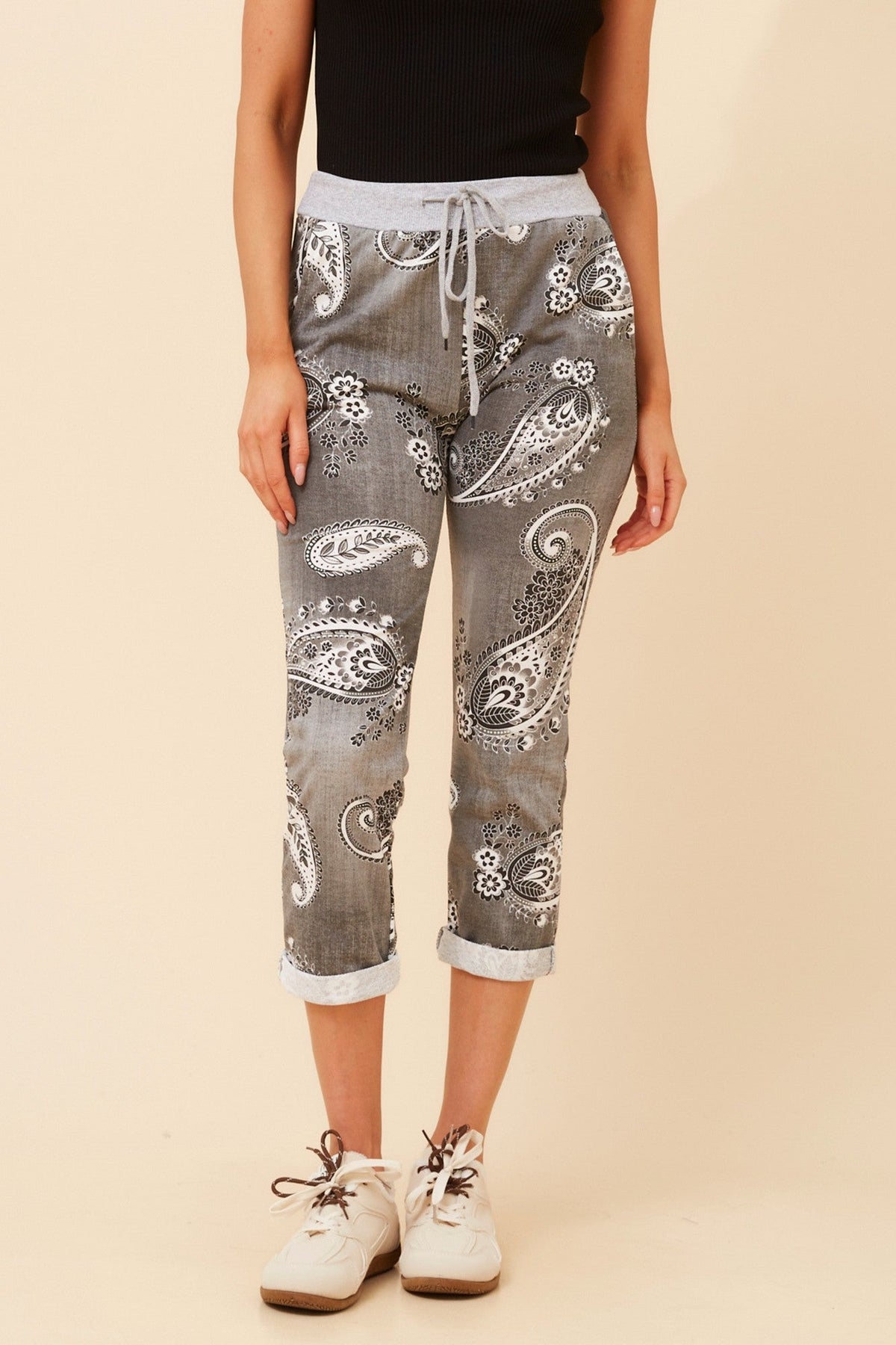 GINNA PAISLEY PRINT JOGGER PANTS (Black)