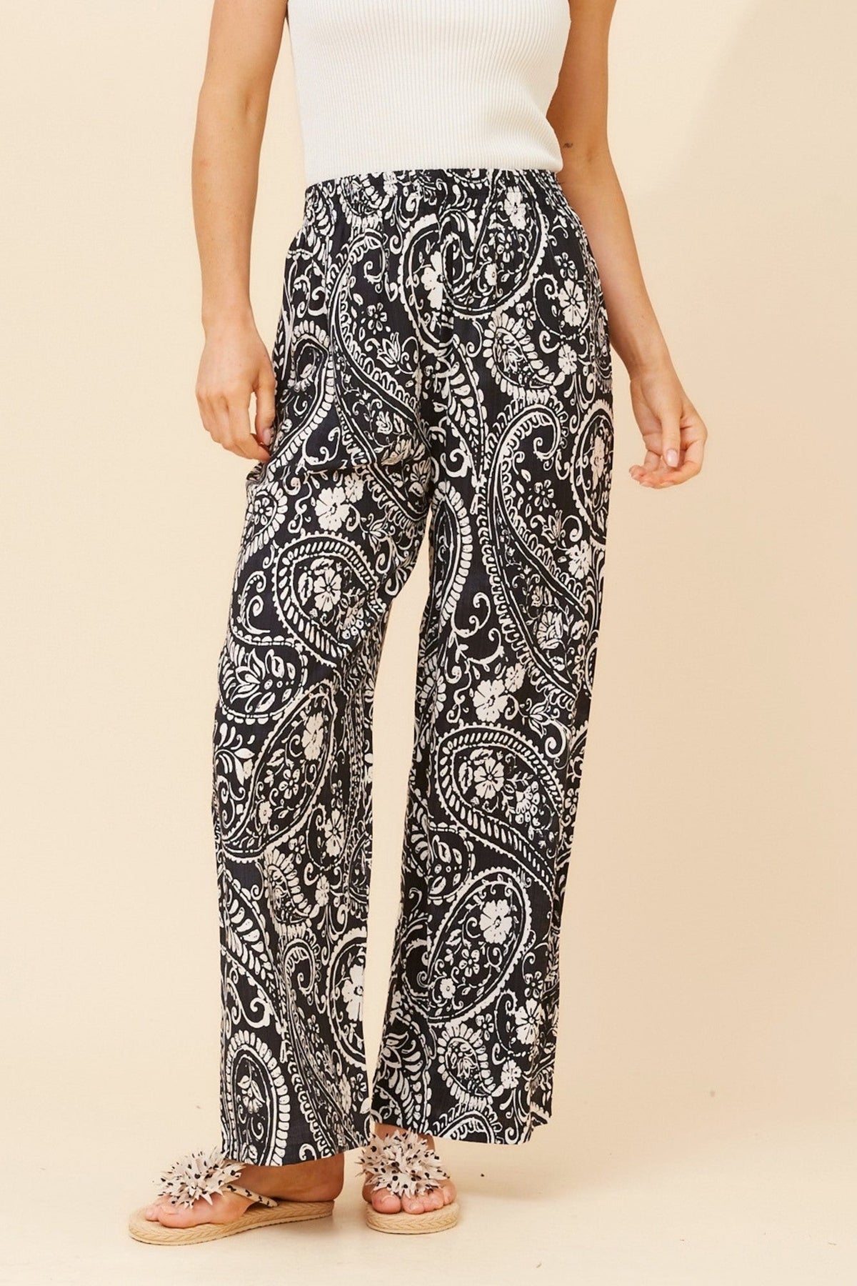 YULENKA PAISLEY PRINT PANTS (Black)