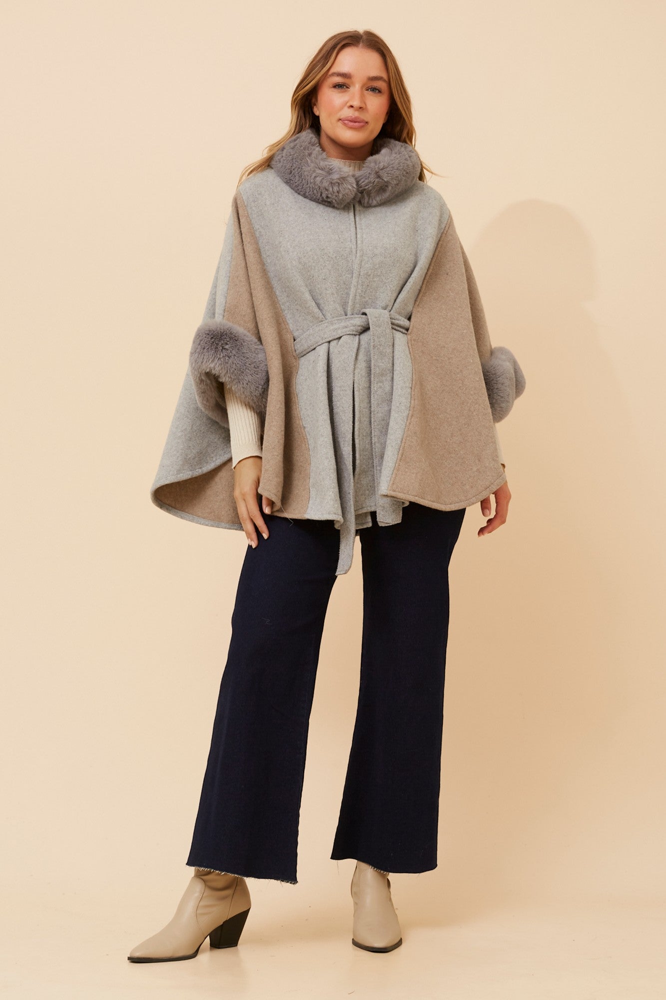 RYLAN FAUX FUR TRIM PONCHO (Grey)
