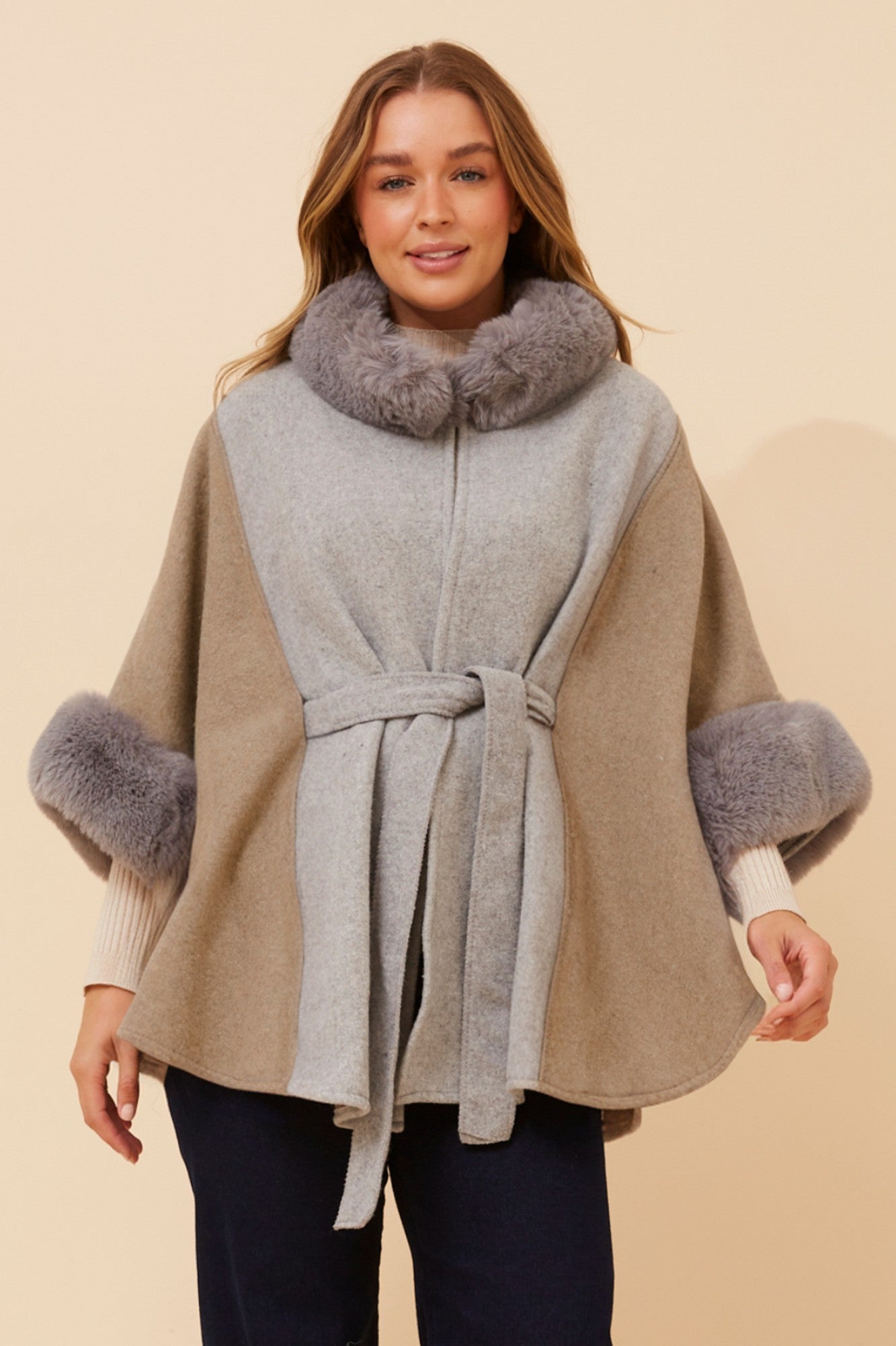 RYLAN FAUX FUR TRIM PONCHO (Grey)