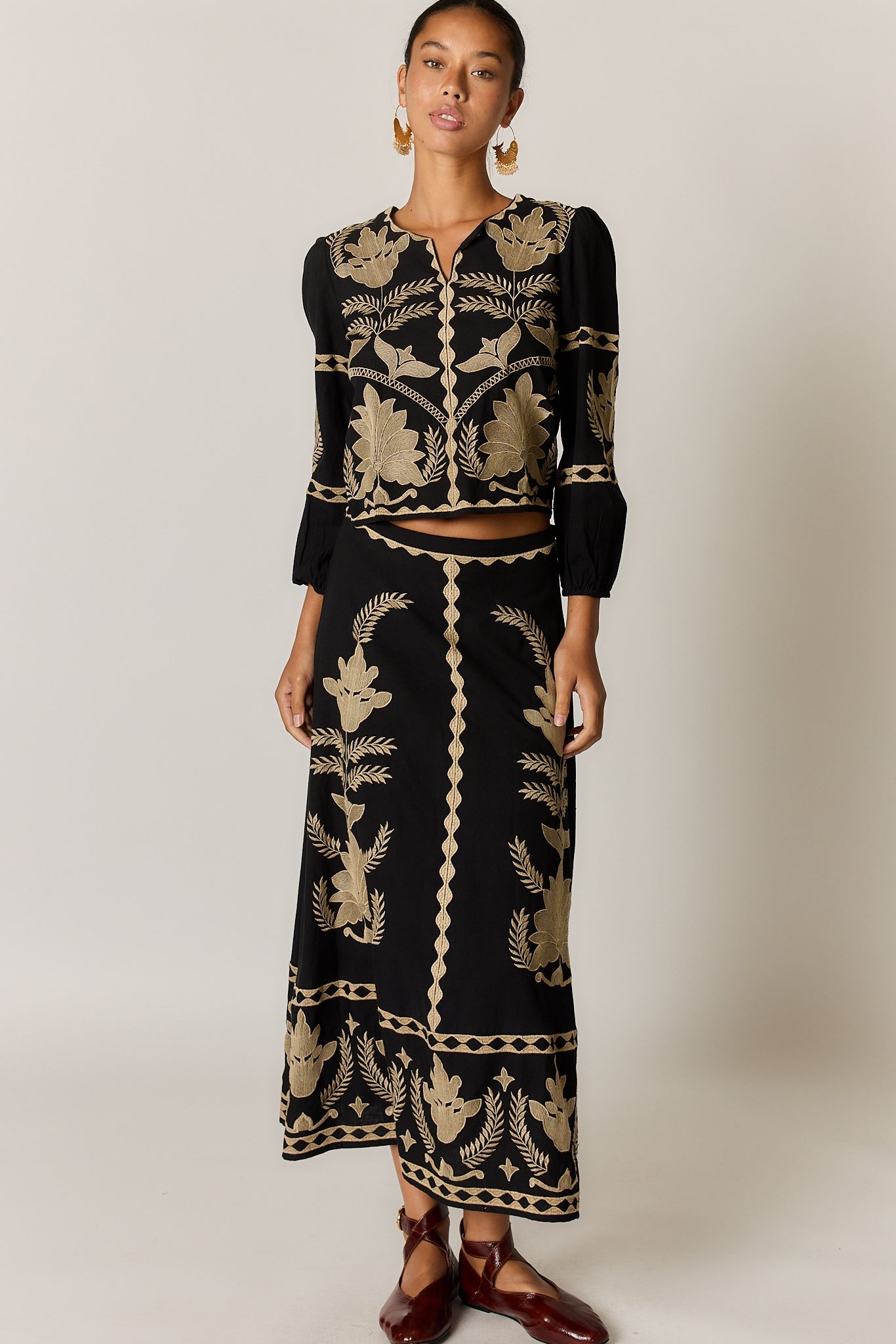 Rubyyaya Arnun Skirt (Black)