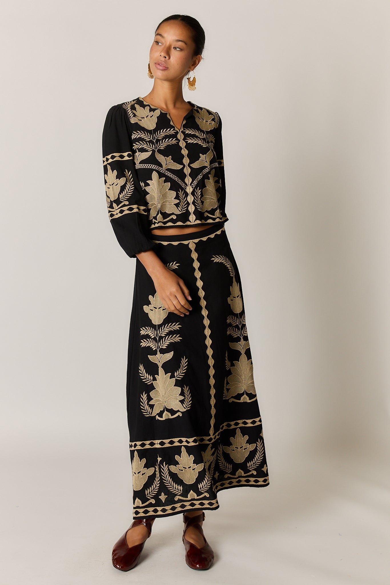 Rubyyaya Arnun Skirt (Black)