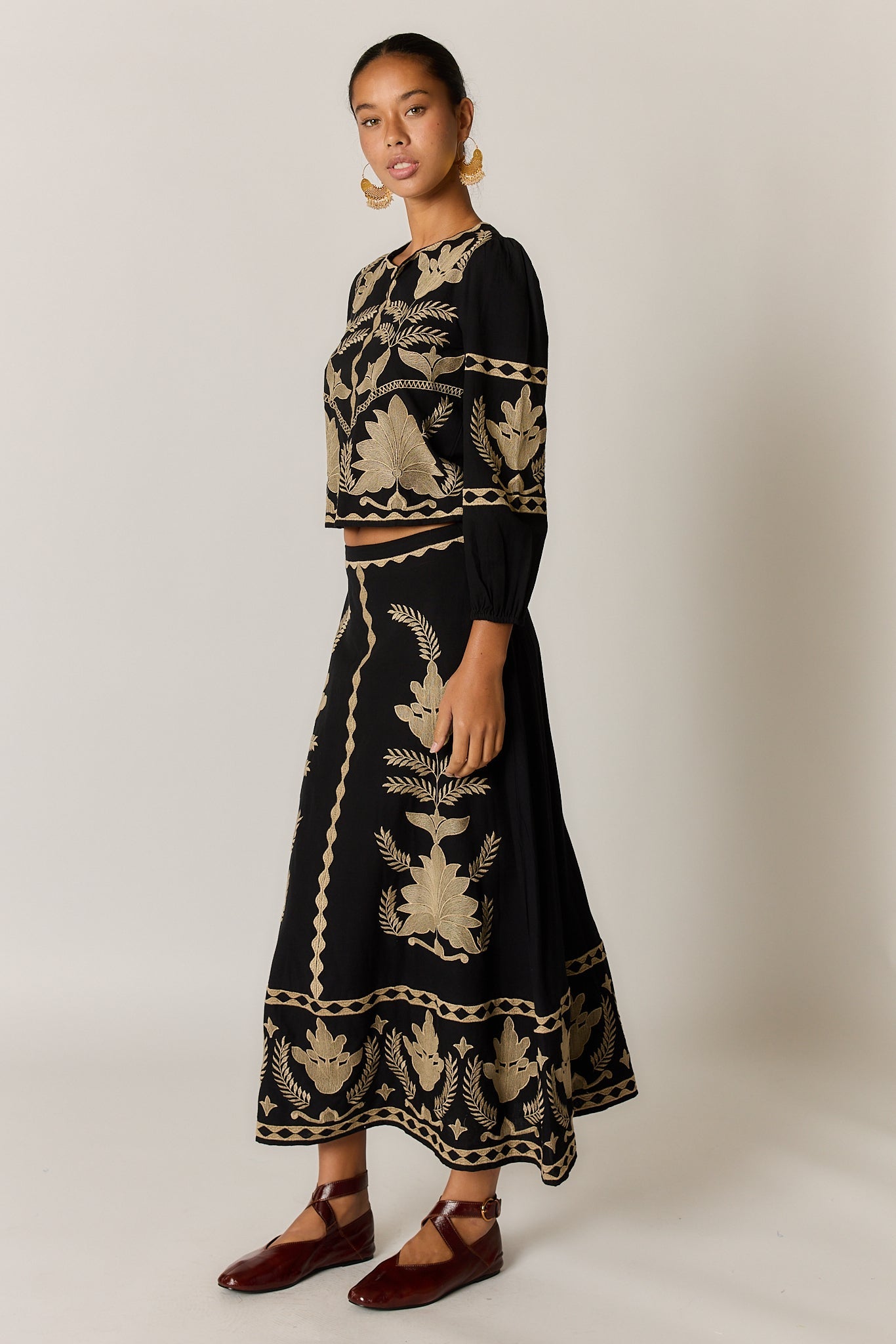 Rubyyaya Arnun Skirt (Black)