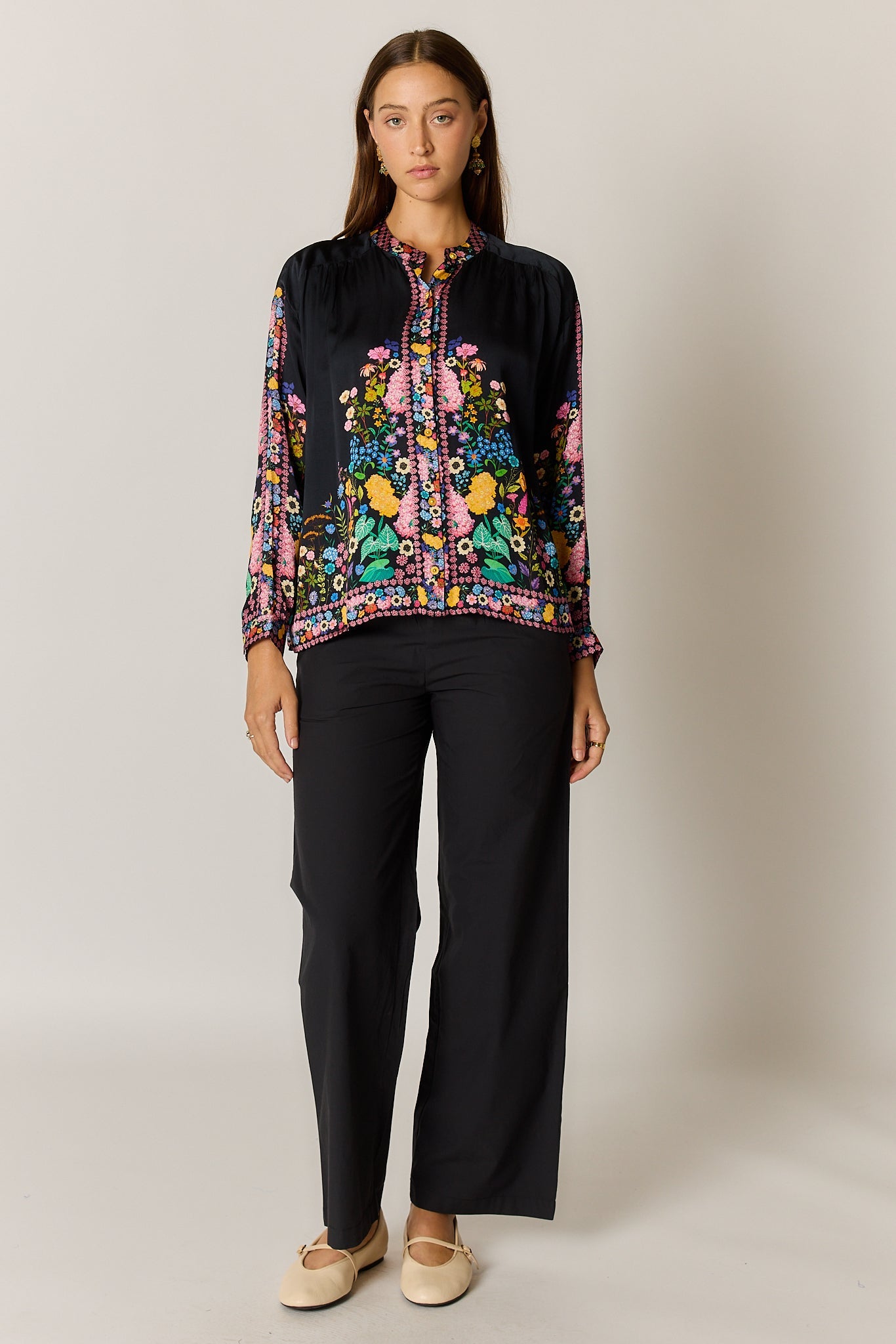 Rubyyaya Delicia Shirt (Black)