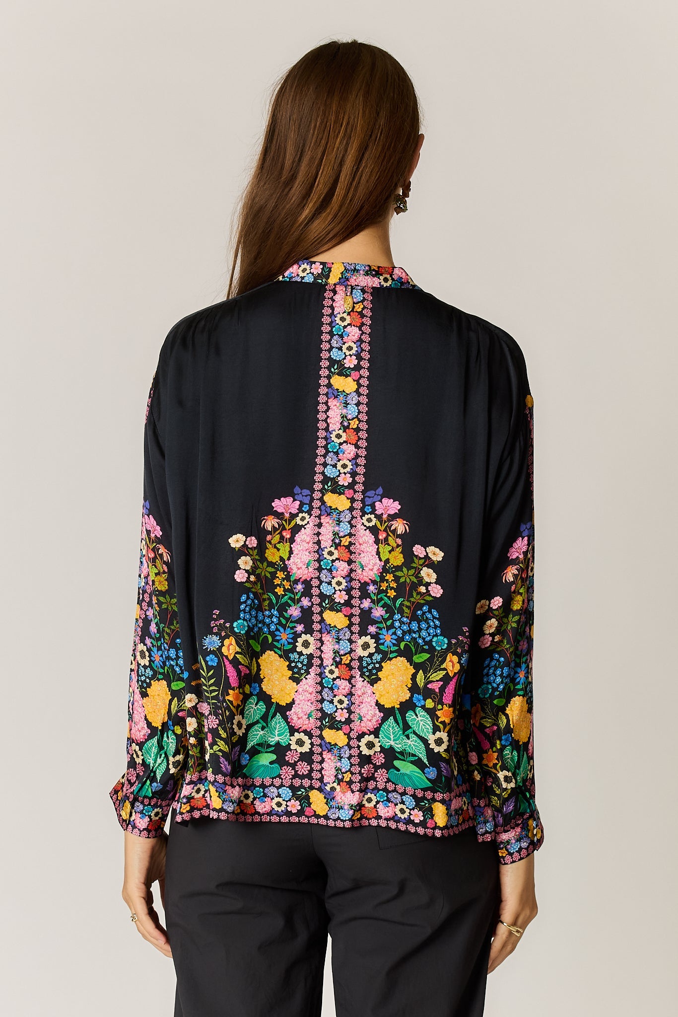 Rubyyaya Delicia Shirt (Black)