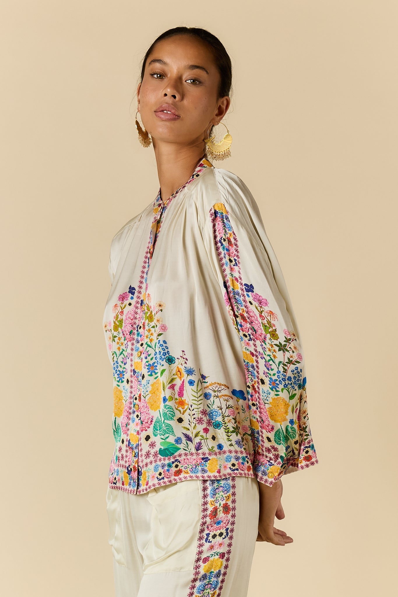 Rubyyaya Delicia Shirt (Cream)
