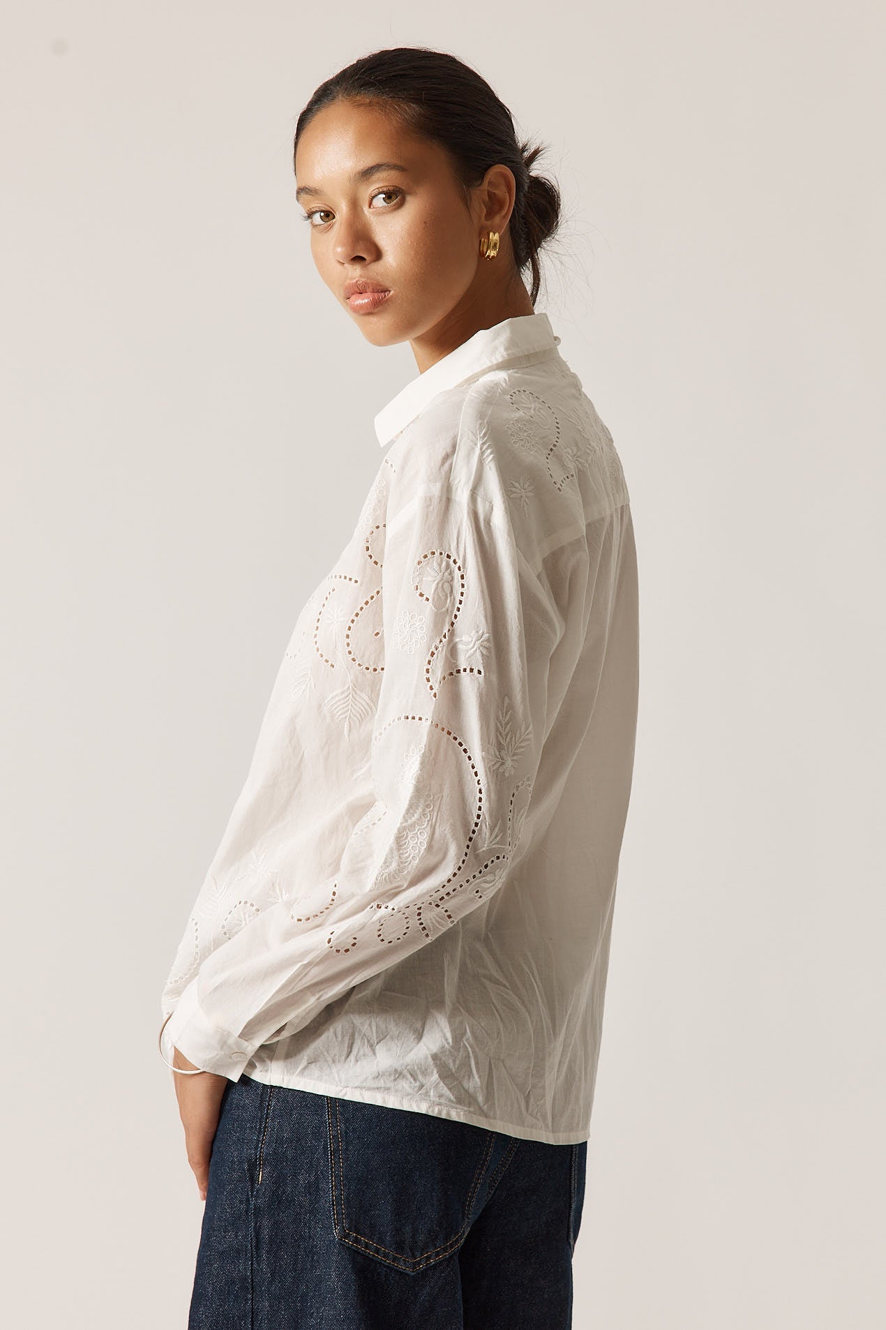 Rubyyaya Driftwood Shirt (White)