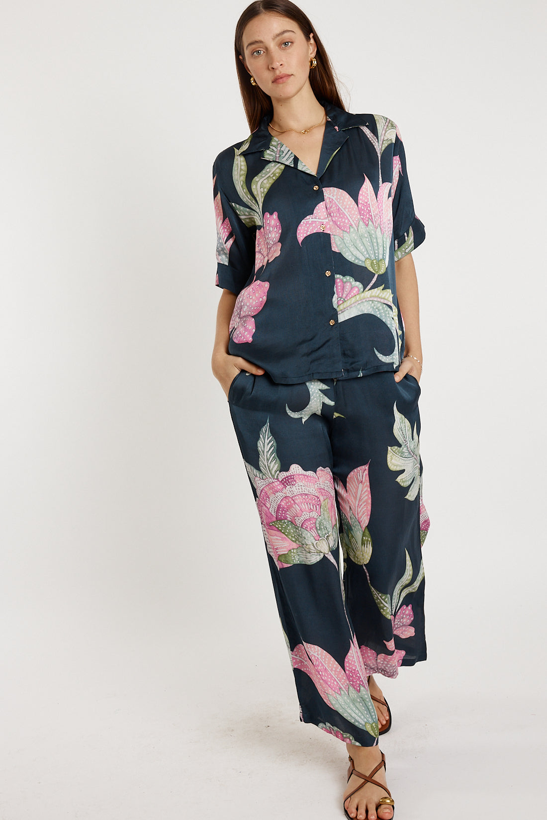 Rubyyaya Ubud Top (Navy)