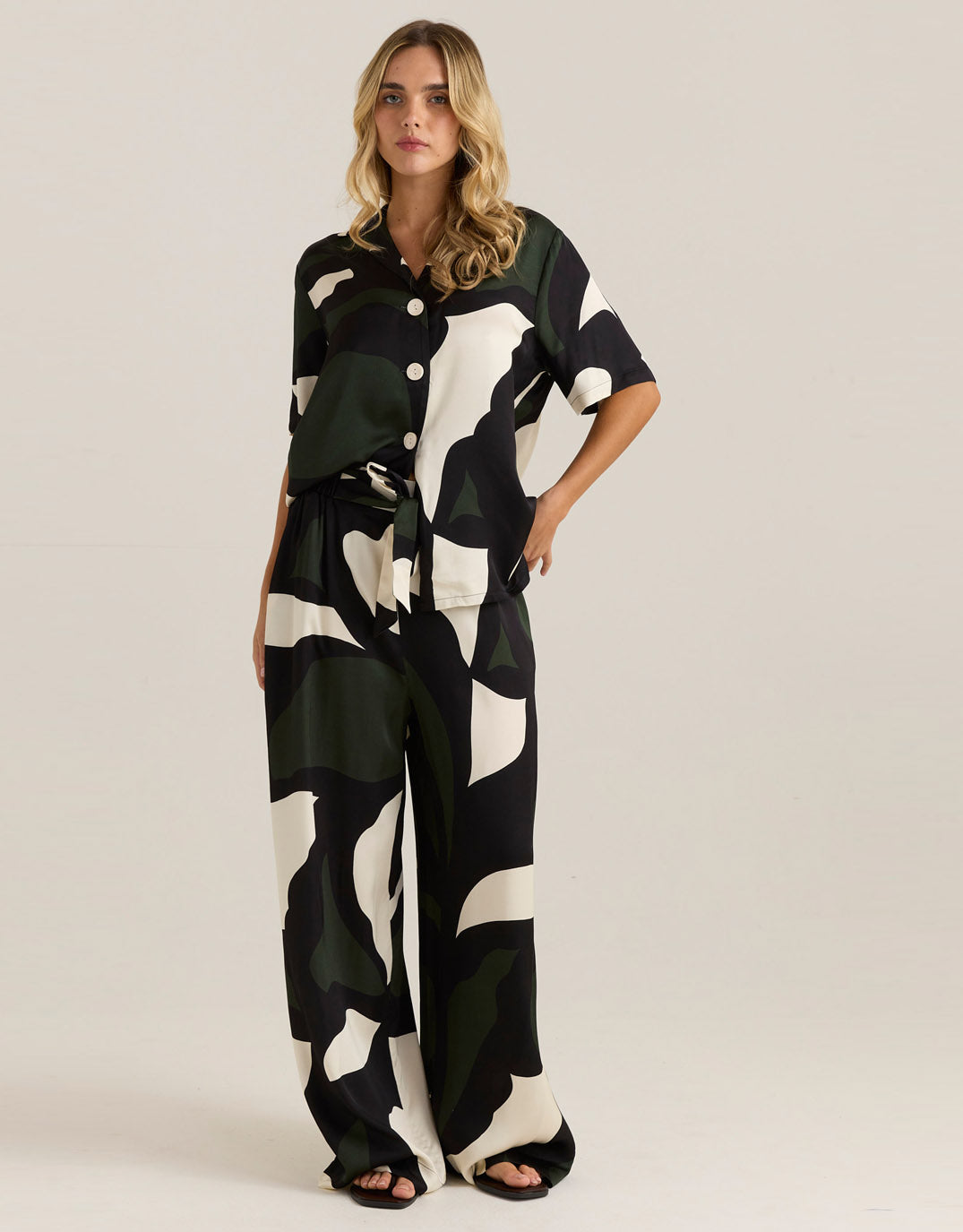 Sass Clothing Tarni Satin Shirt (Iris Abstract Print)