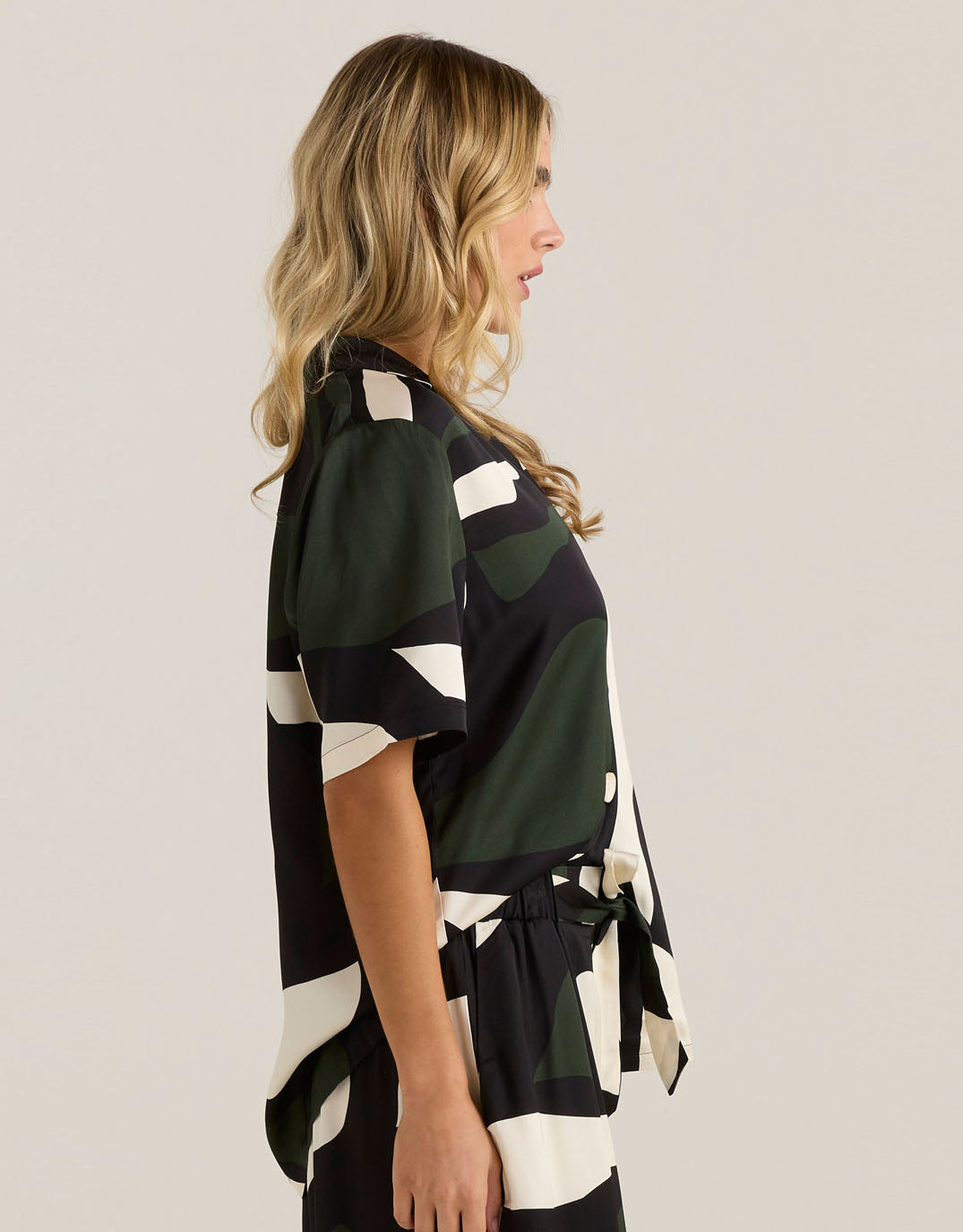 Sass Clothing Tarni Satin Shirt (Iris Abstract Print)
