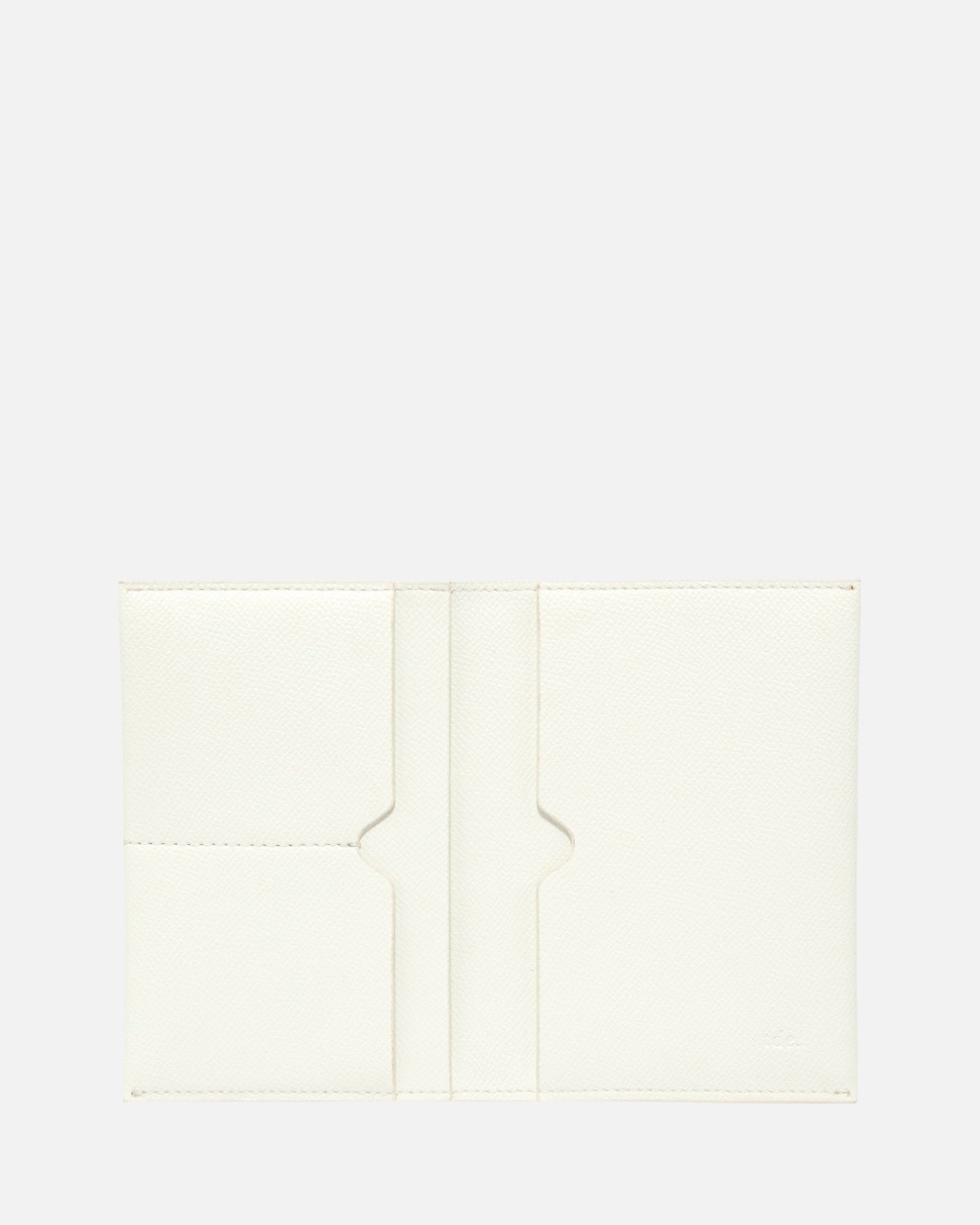 The Daily Edited Essentials Passport Holder Pure (White)