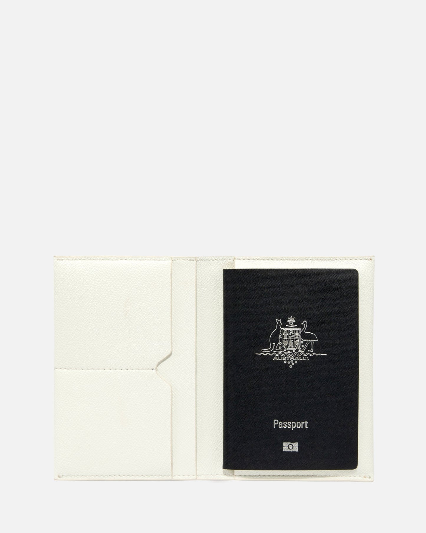 The Daily Edited Essentials Passport Holder Pure (White)