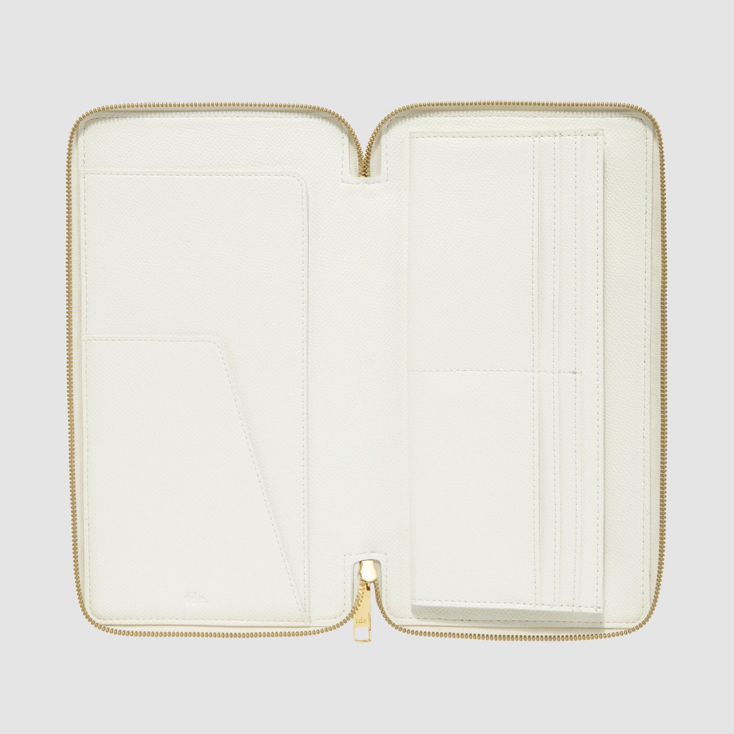 The Daily Edited Essentials Zip Travel Wallet Pure (White)