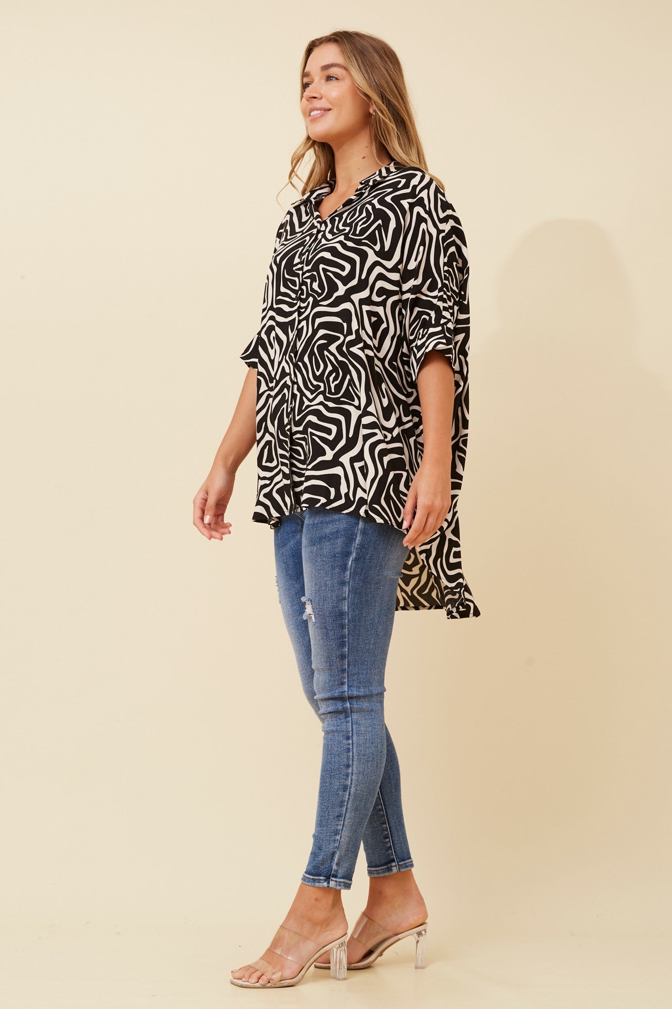 SAMIRA ABSTRACT PRINT SHIRT (Nougat)
