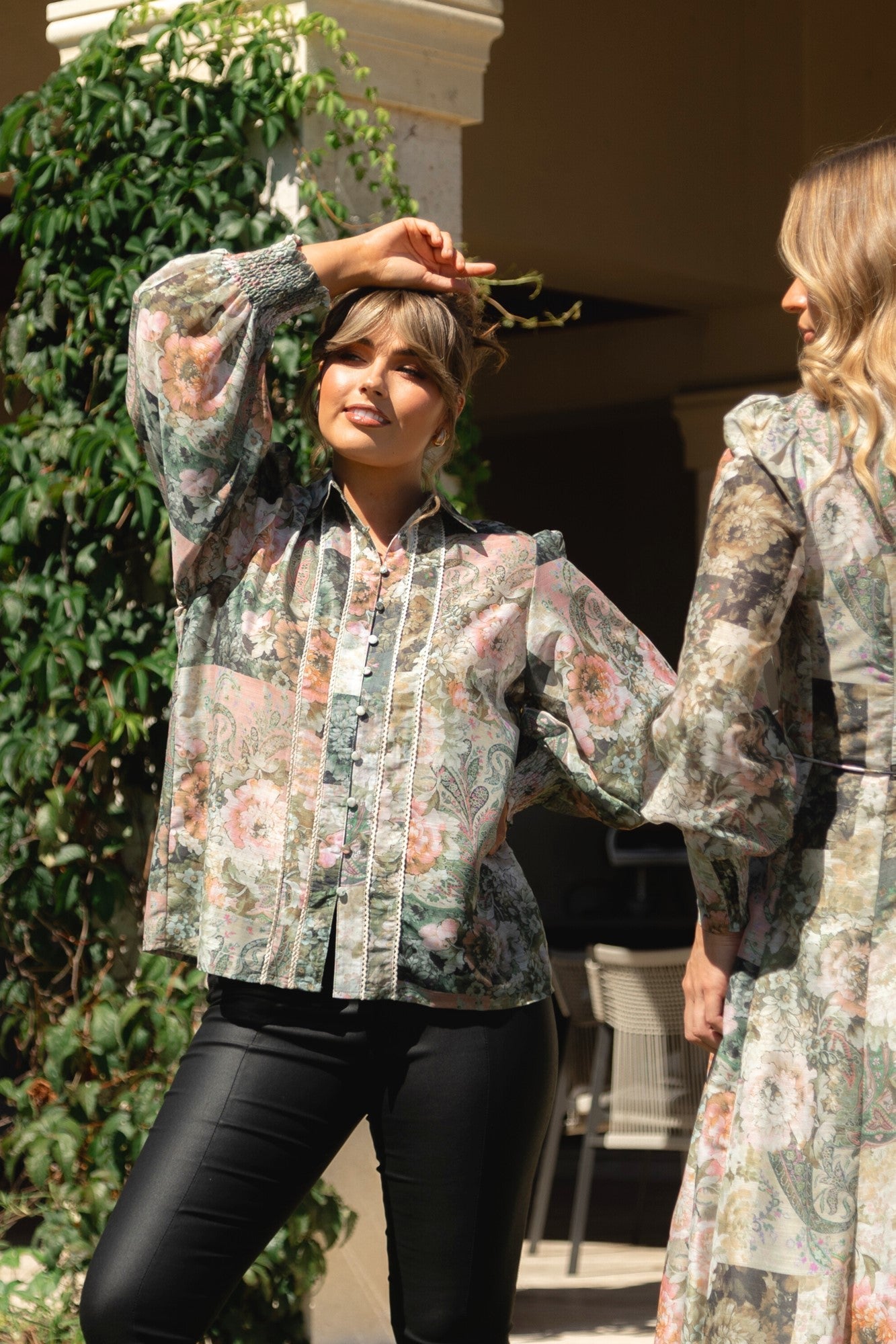 ELKE FLORAL SHIRT (Olive)