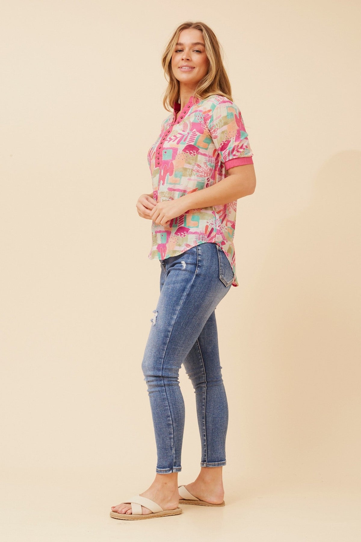 ARCHELLE ABSTRACT PRINT TOP (Multi Pink)