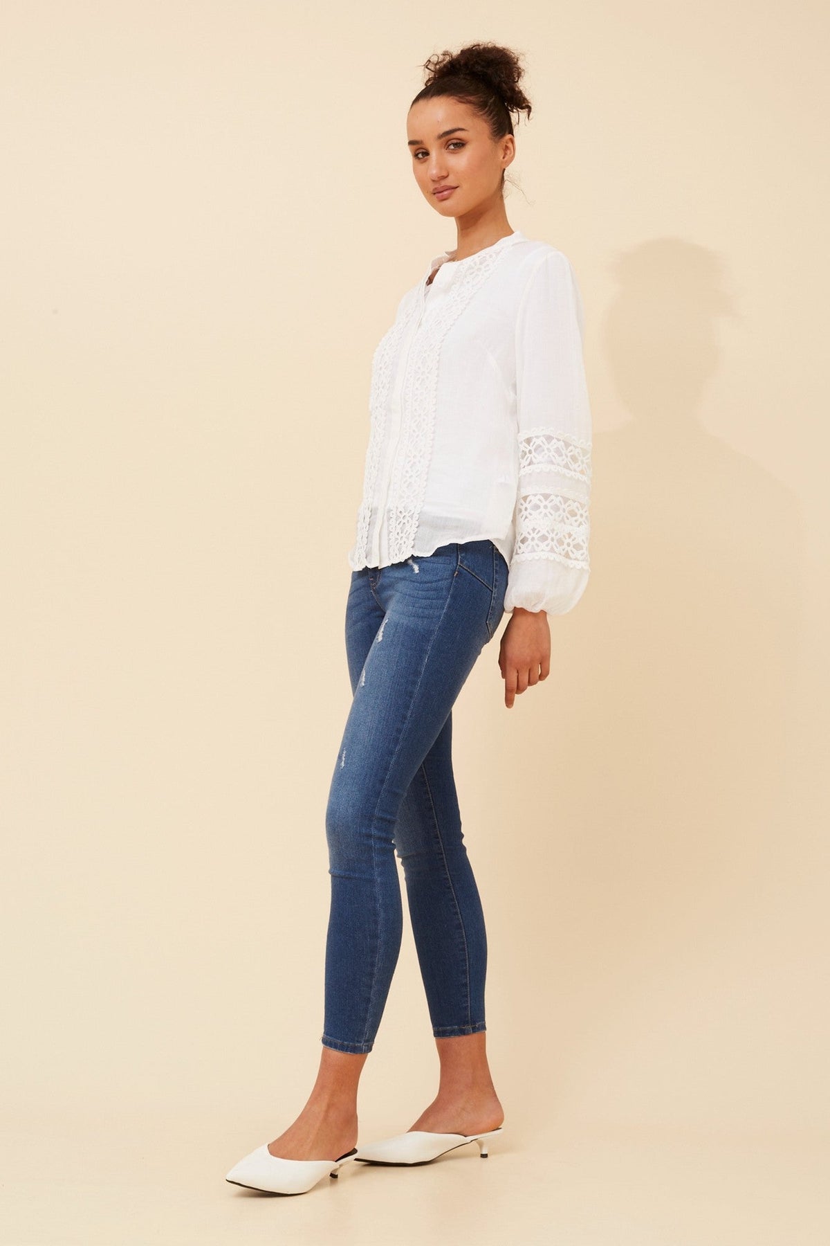 GINNIFER SOLID LINEN BLEND BLOUSE (White)