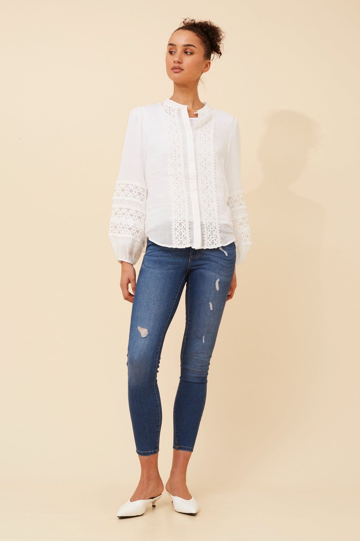 GINNIFER SOLID LINEN BLEND BLOUSE (White)