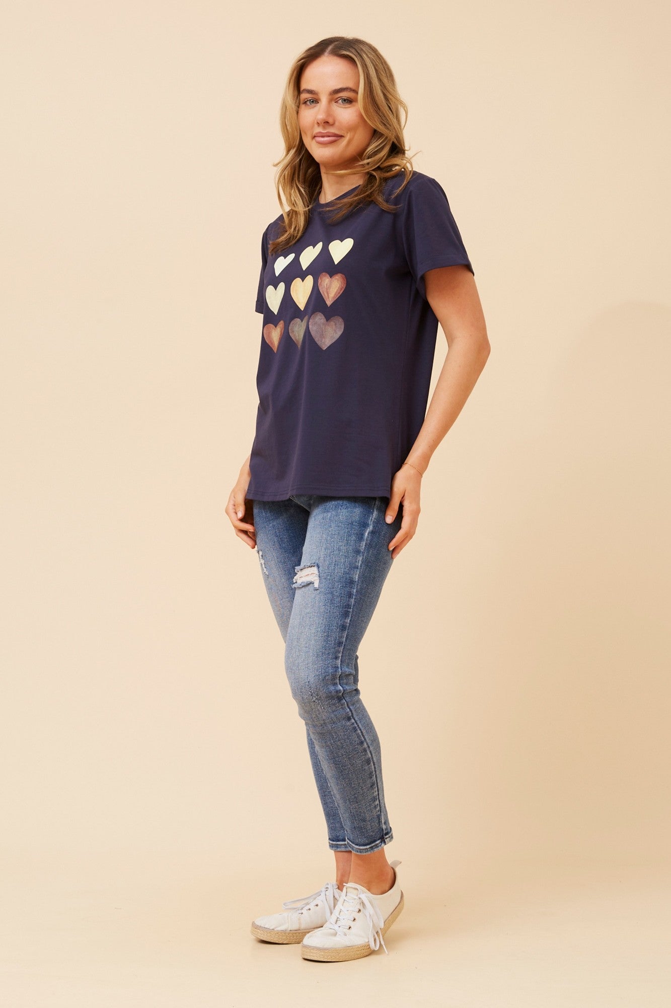 LURA HEART PRINT TSHIRT (Navy)
