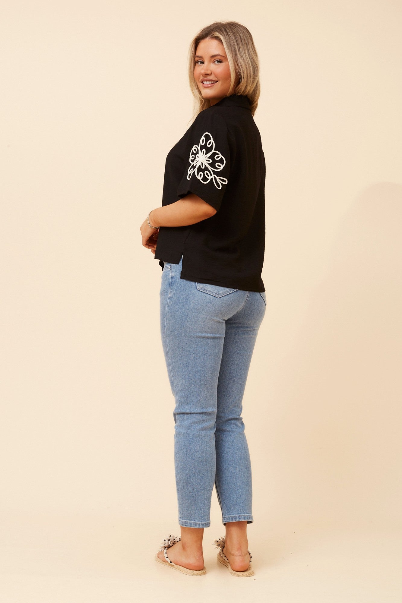 ORENA EMBROIDERED SHIRT (Black)