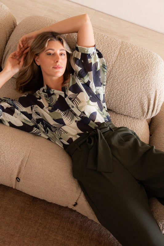 BELINA LEAF PRINT SHIRT (Multi Navy)