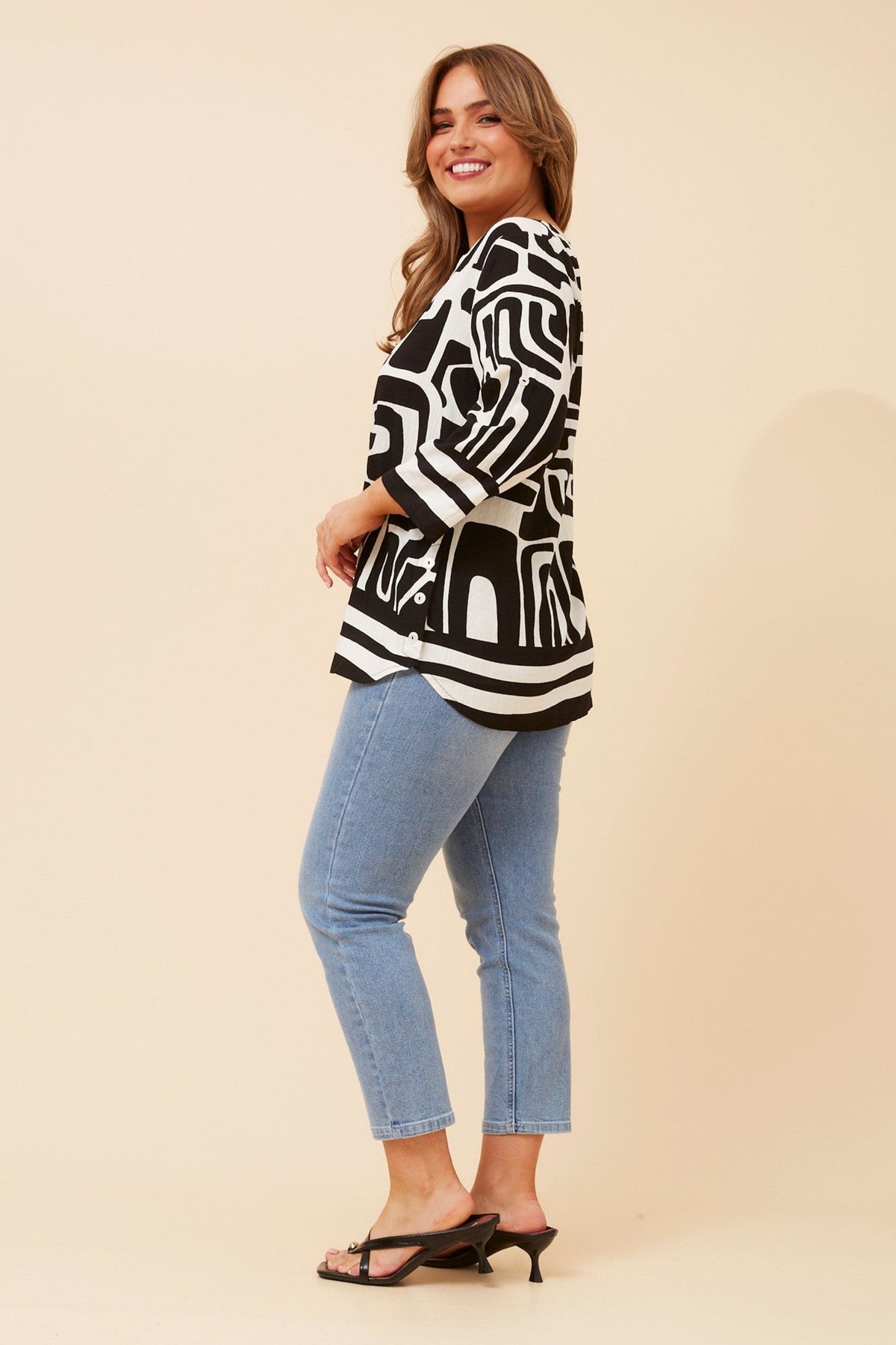 SHILPI ABSTRACT PRINT BLOUSE (Black And White)