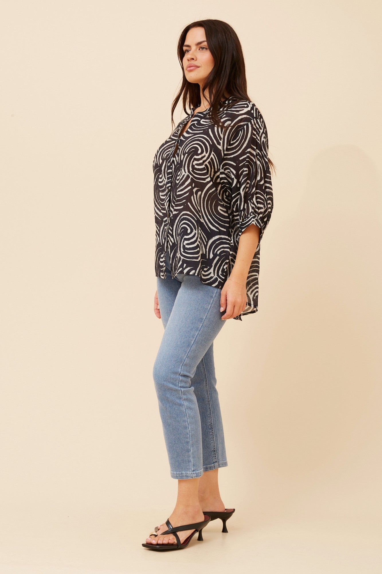 BELINA ABSTRACT PRINT SHIRT (Black)