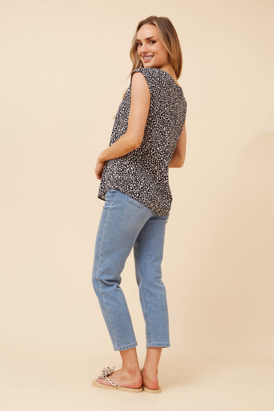 SHELLY HEART PRINT TOP (Black)