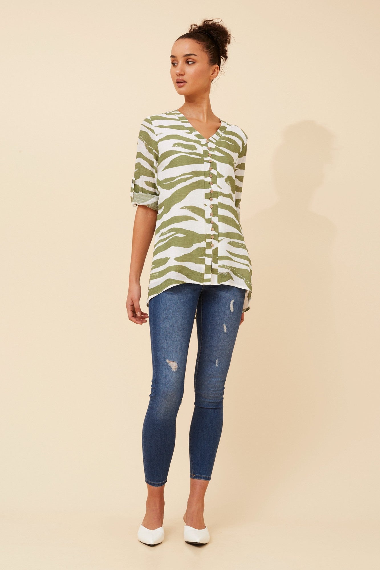 RUBY ABSTRACT PRINT TOP (Khaki)