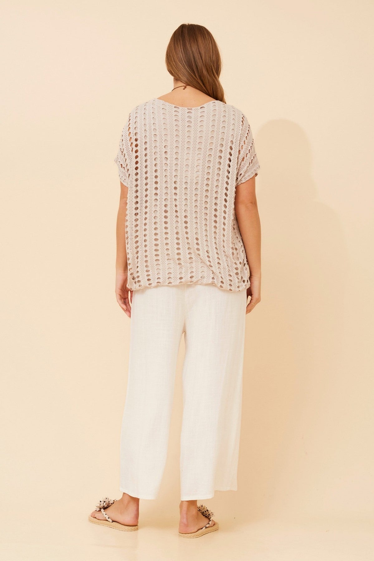 BOTTEGA MODA ENRIKA EYELET TOP (Nougat)