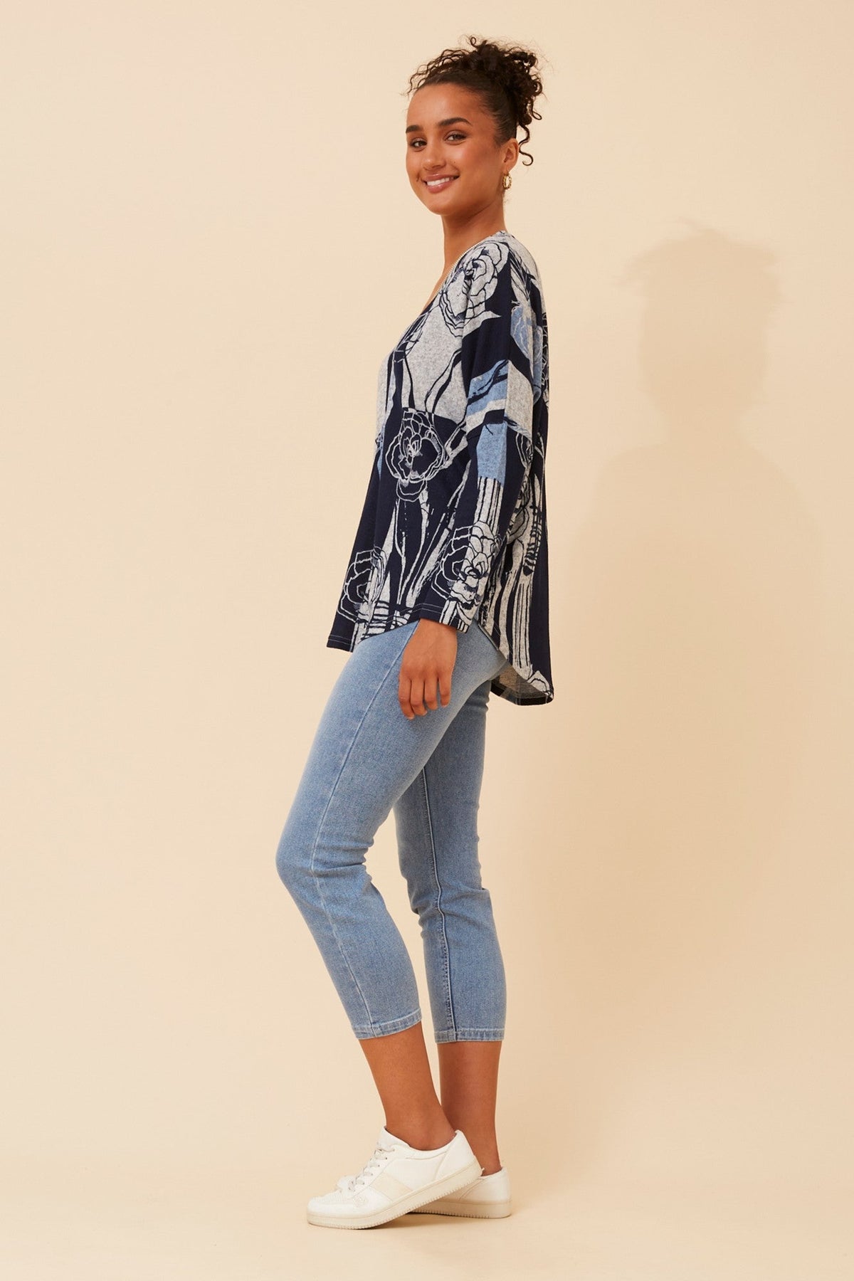 SUVI ABSTRACT PRINT TOP (Multi Navy)
