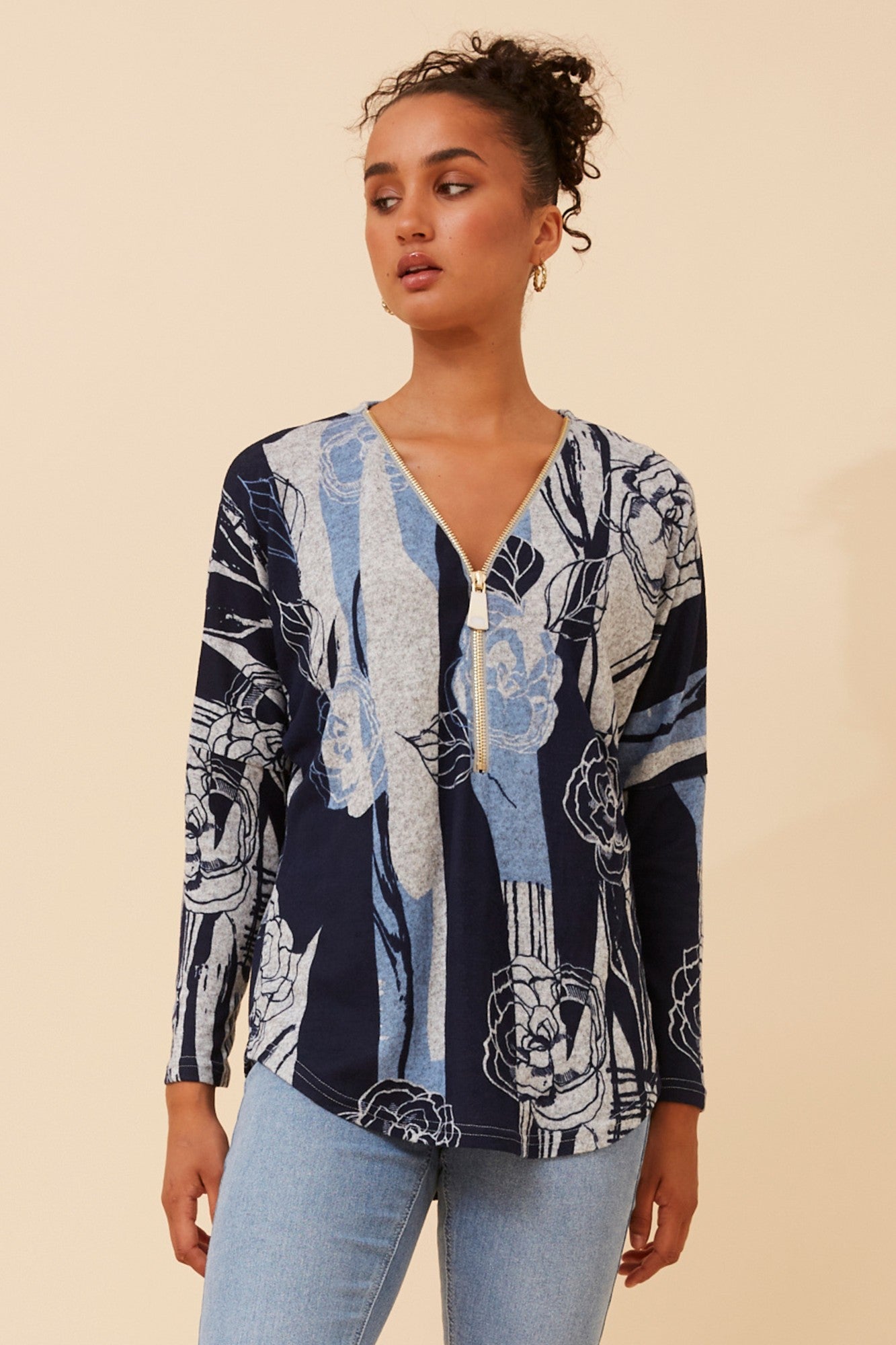 SUVI ABSTRACT PRINT TOP (Multi Navy)