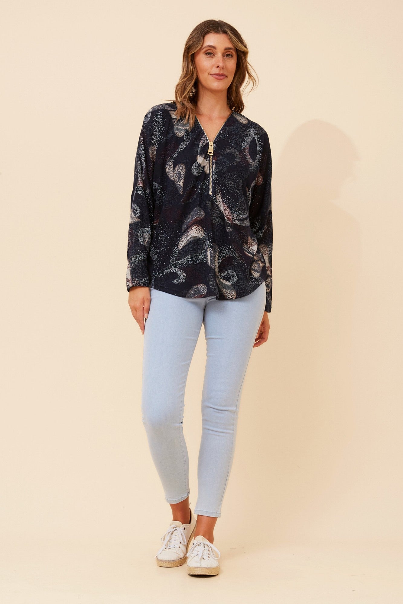 SUVI ABSTRACT PRINT TOP (Navy)