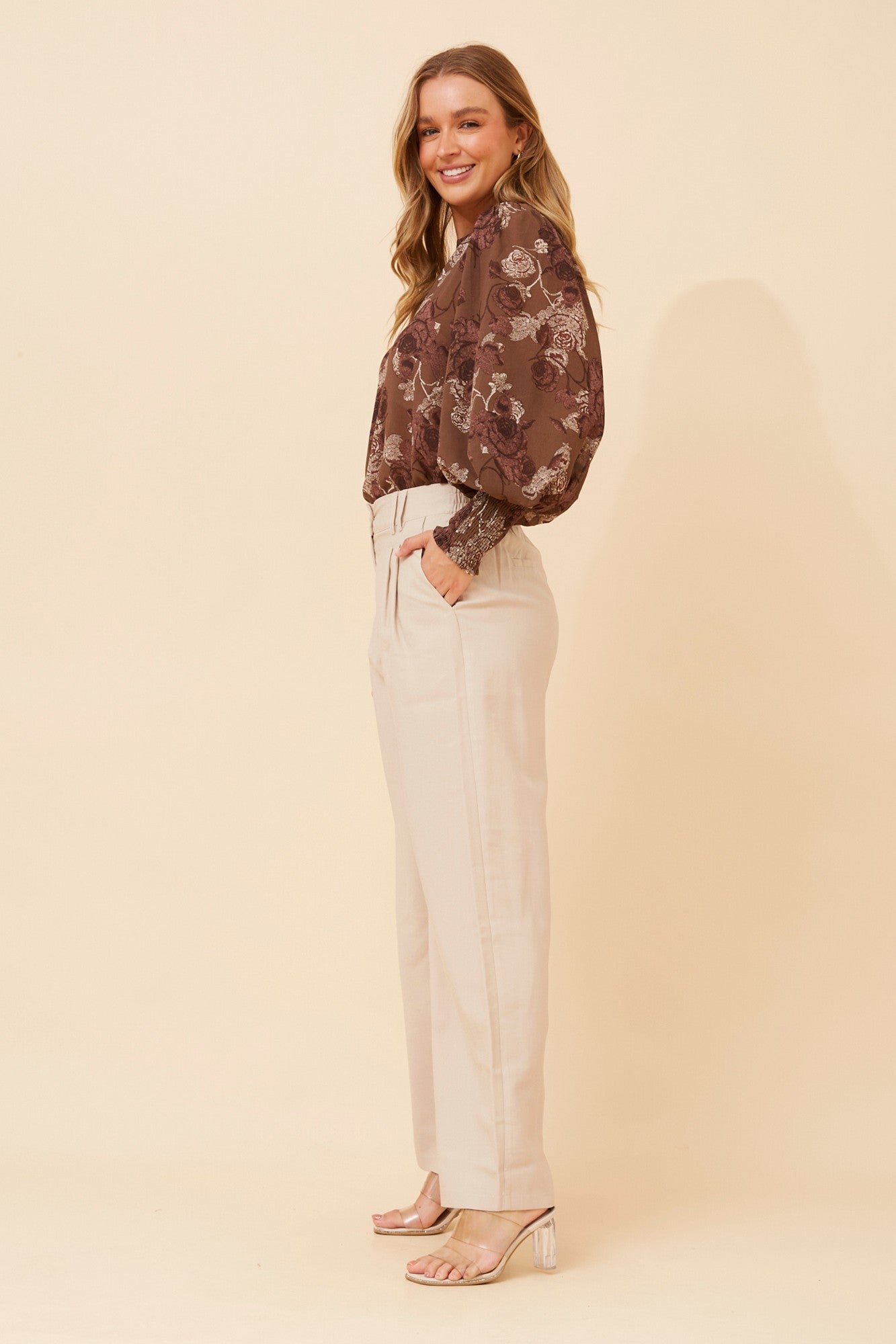 CLASSIC FLORAL BLOUSE (Chocolate)